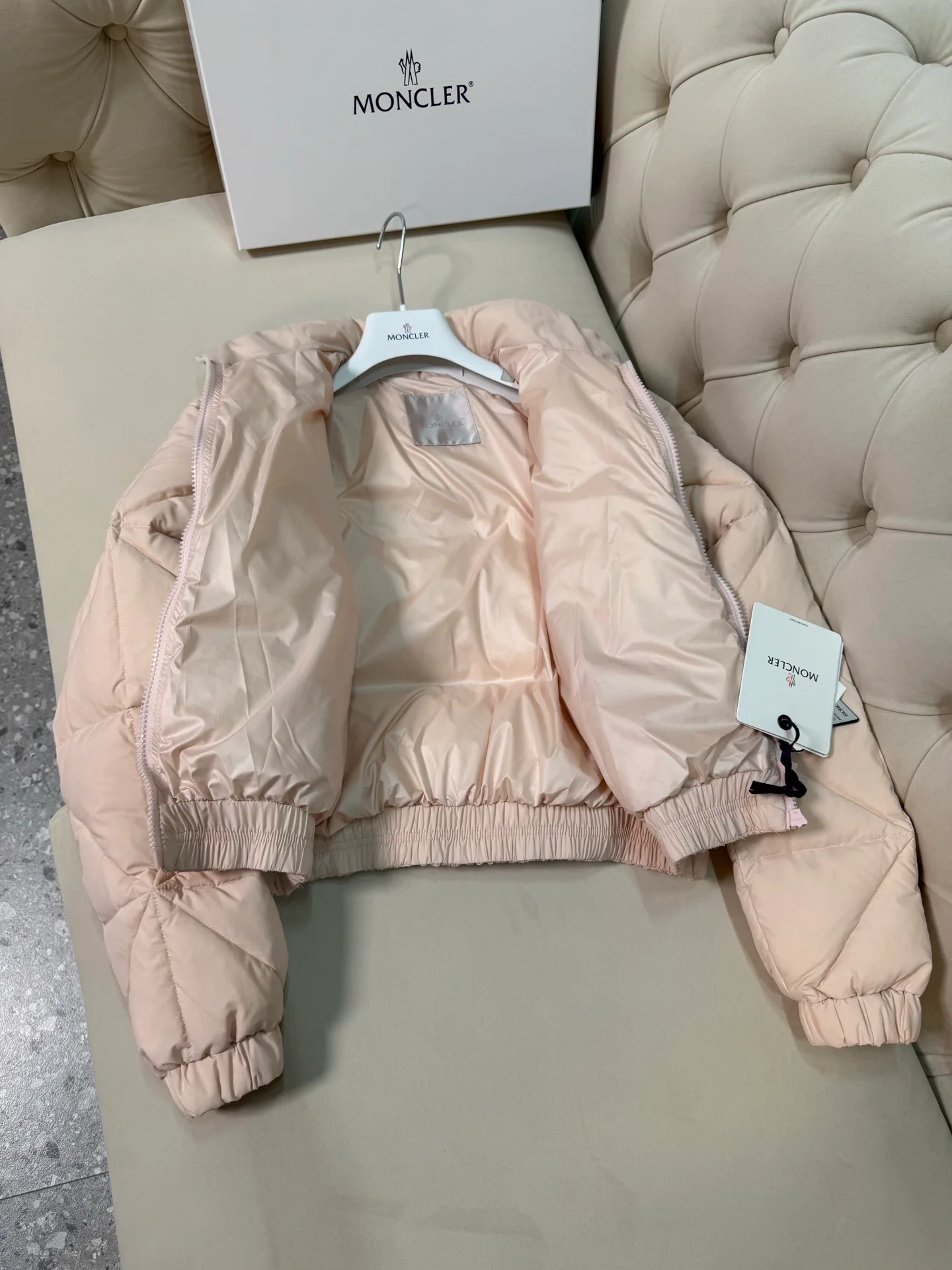 Куртки И Пуховики Женские Moncler 18825228