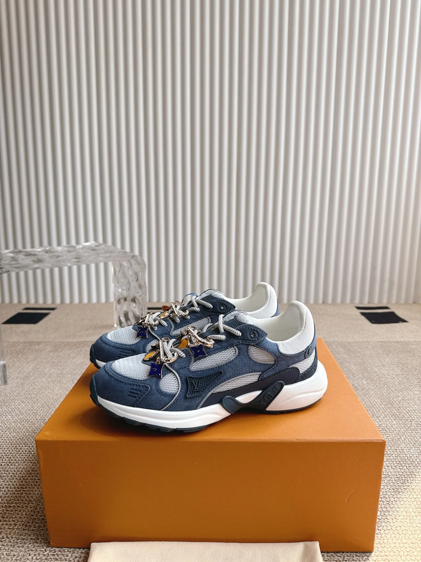 Кроссовки Женские Louis Vuitton 13351303