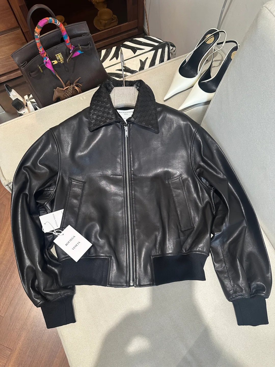 Кожаные Куртки И Дублёнки Женские Bottega Veneta 17934097