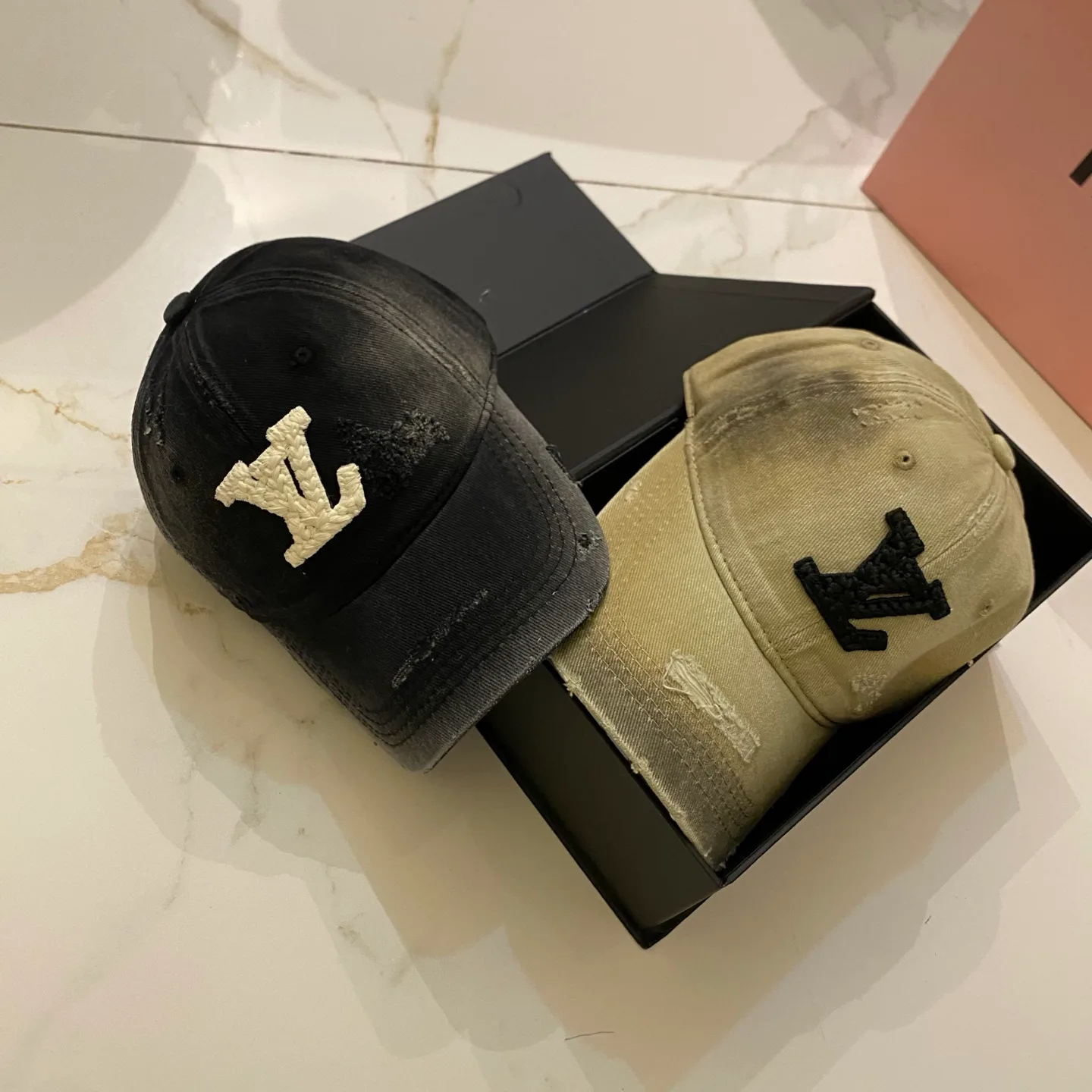 Головные Уборы Louis Vuitton 11852939