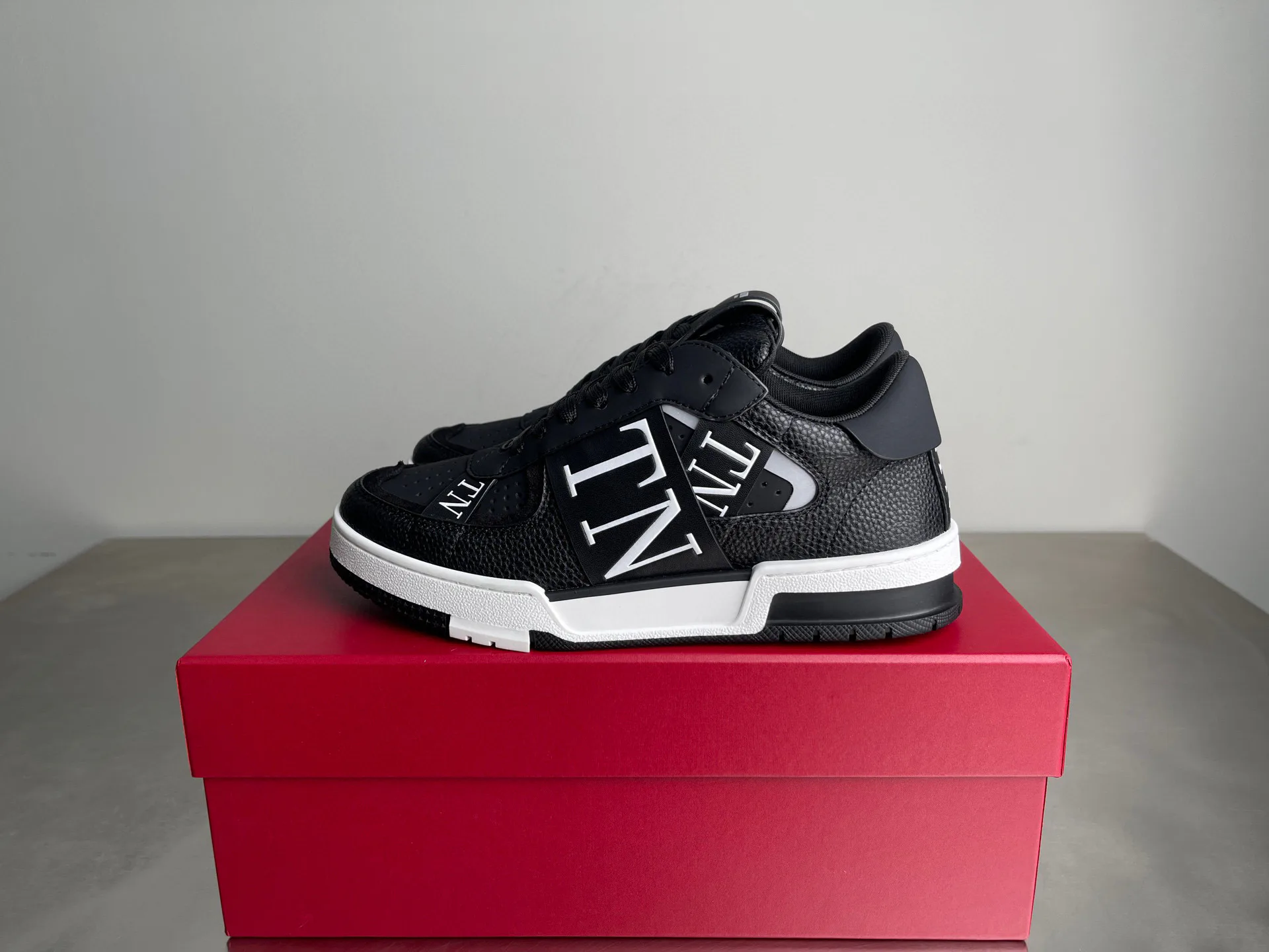 Кроссовки Мужские Valentino 4748995