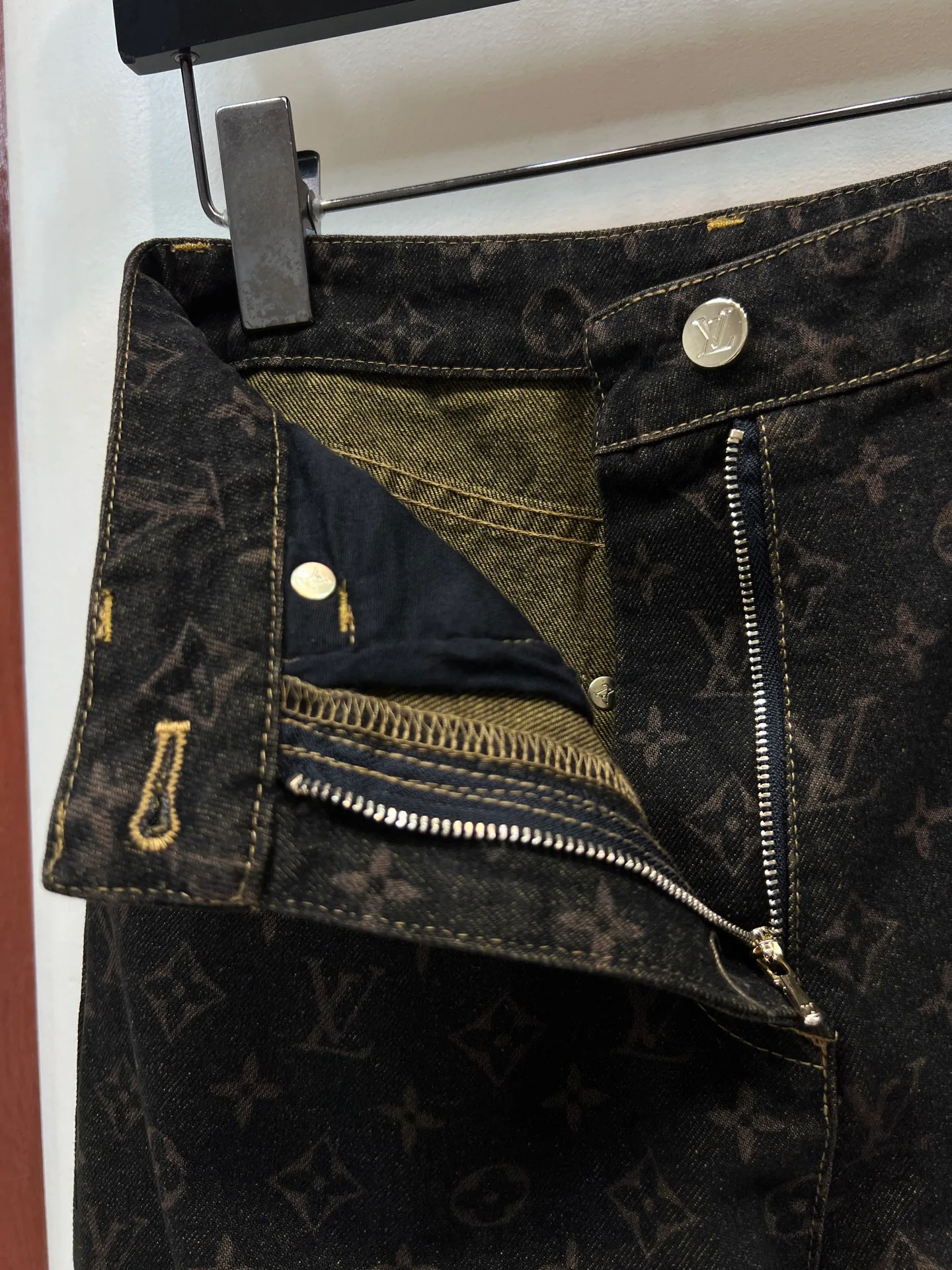 Джинсы Женские Louis Vuitton 19222839