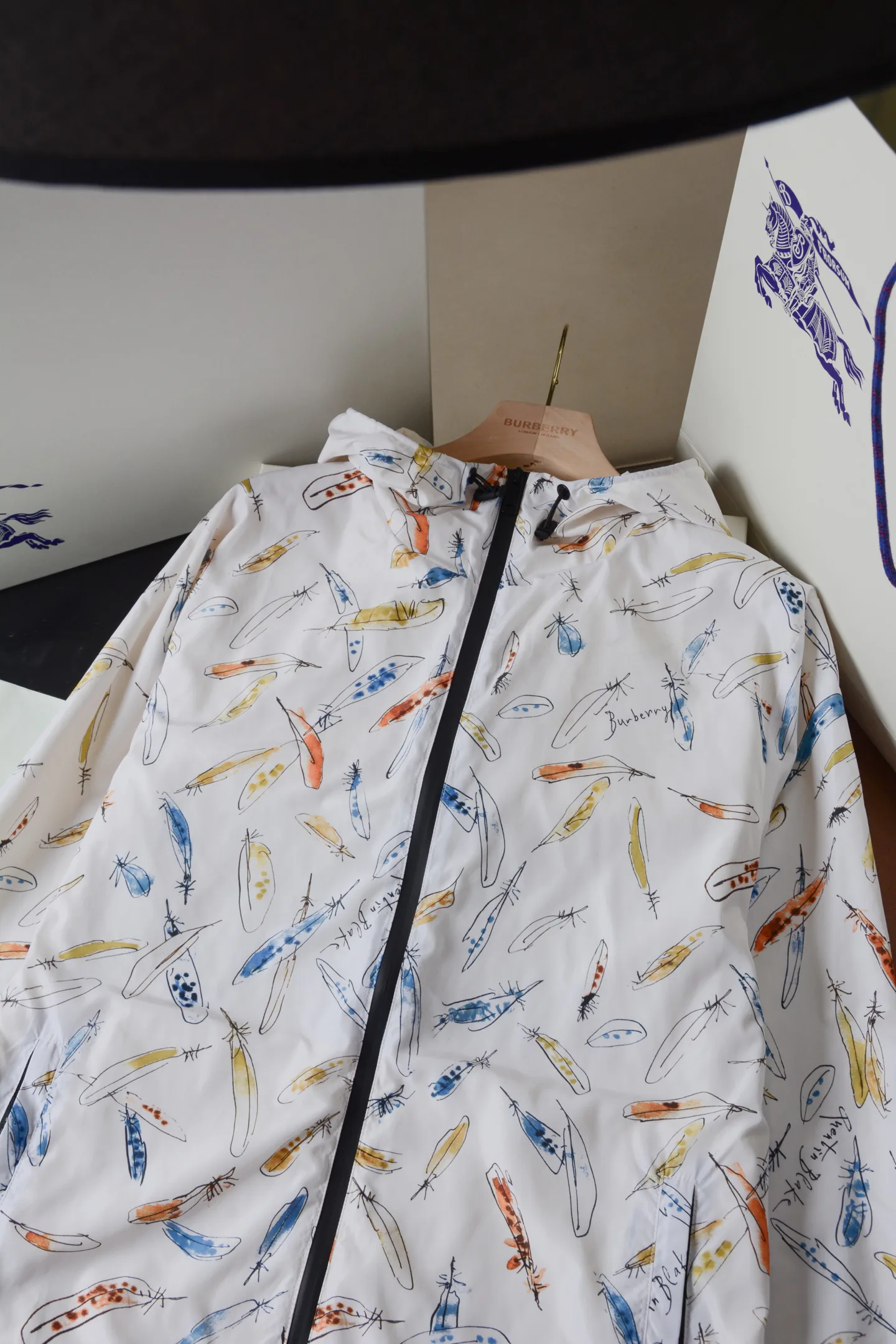 Куртки И Пуховики Женские Burberry 18386464