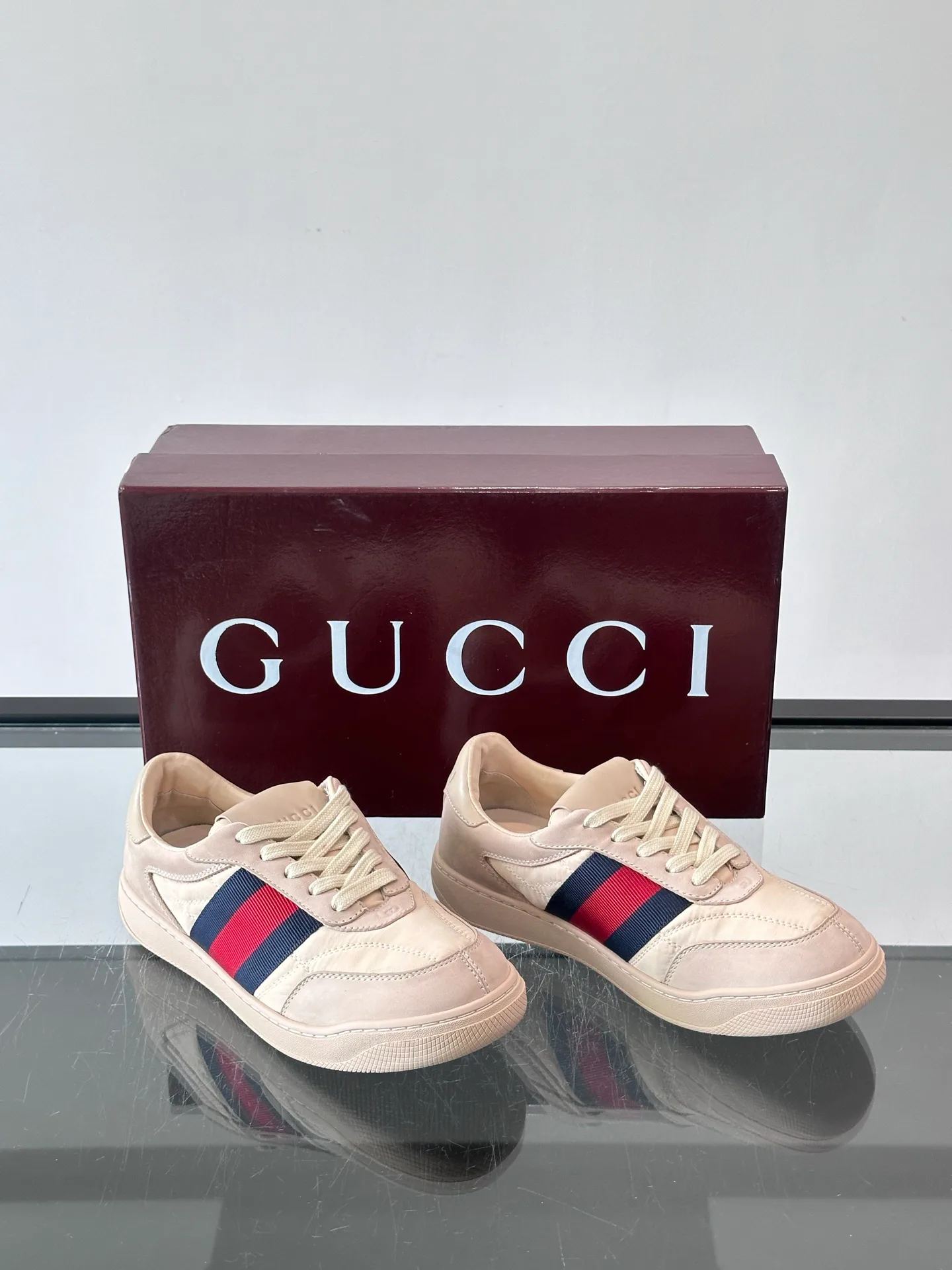 Кроссовки Женские Gucci 18102029