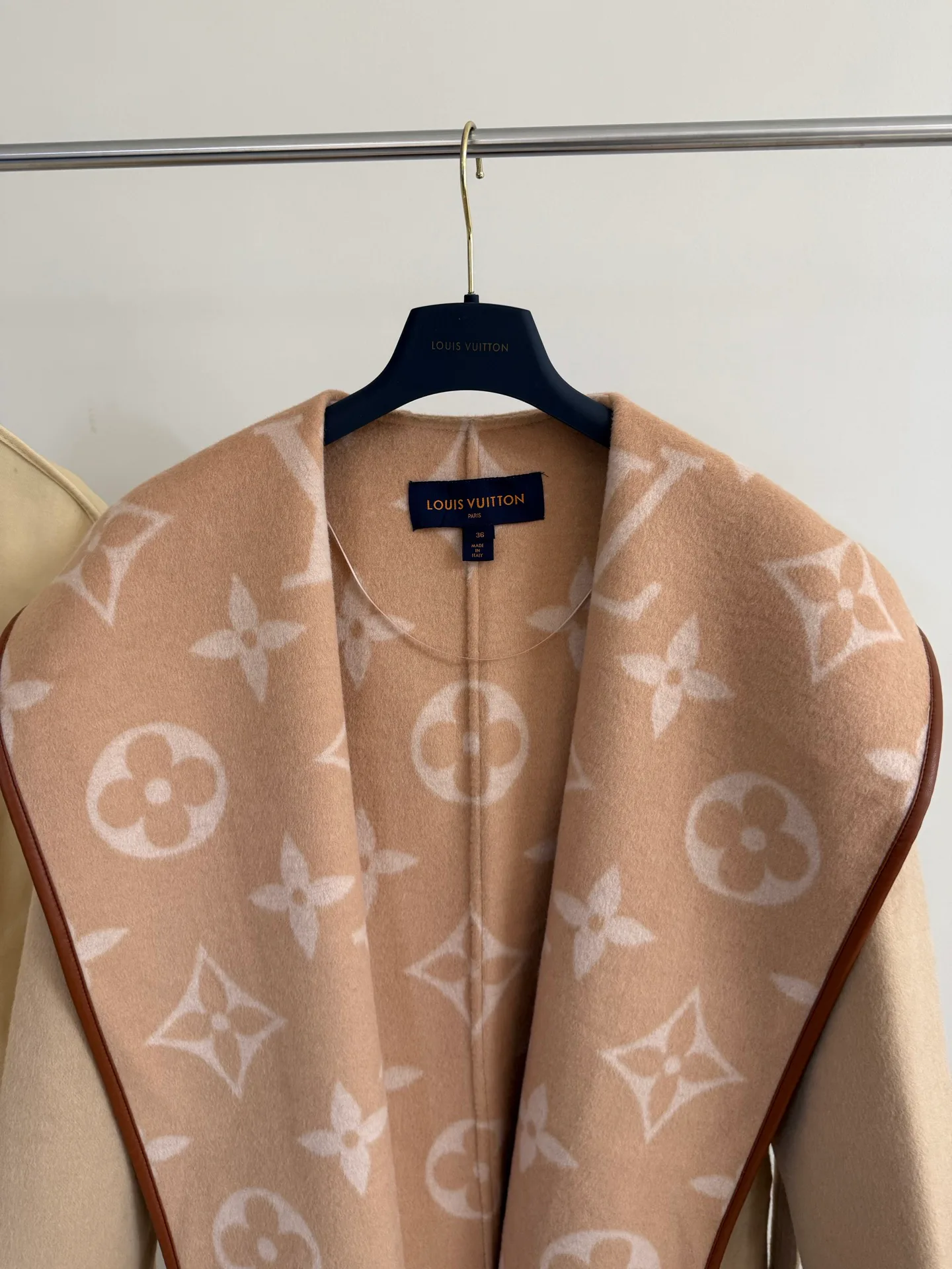 Пальто Женские Louis Vuitton 18601495