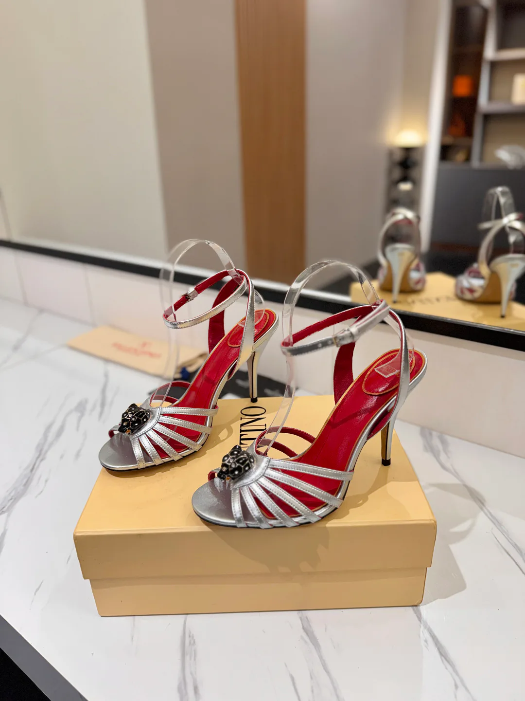 Босоножки Женские Valentino 18764264