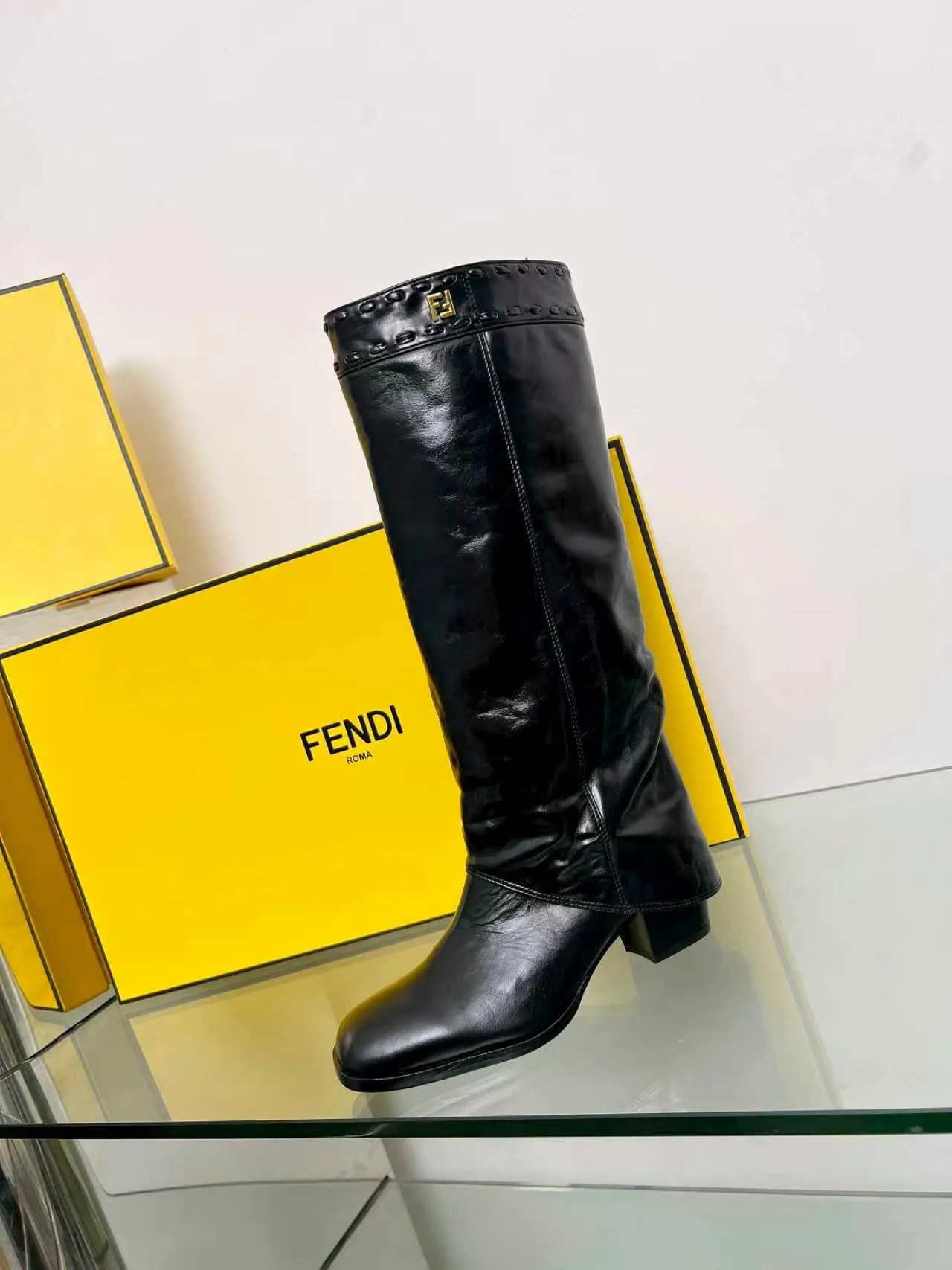 Сапоги Женские Fendi 18104315