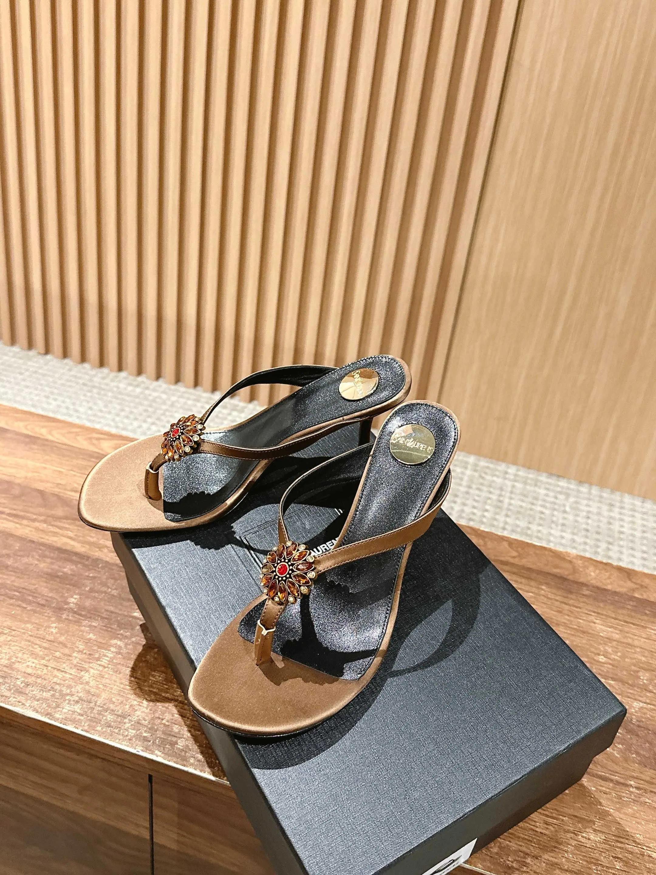 Босоножки Женские Saint Laurent 68863