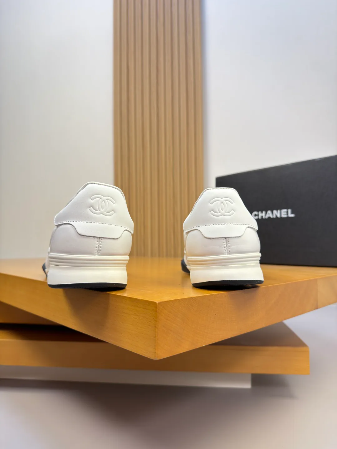 Кроссовки Женские Chanel 18744062