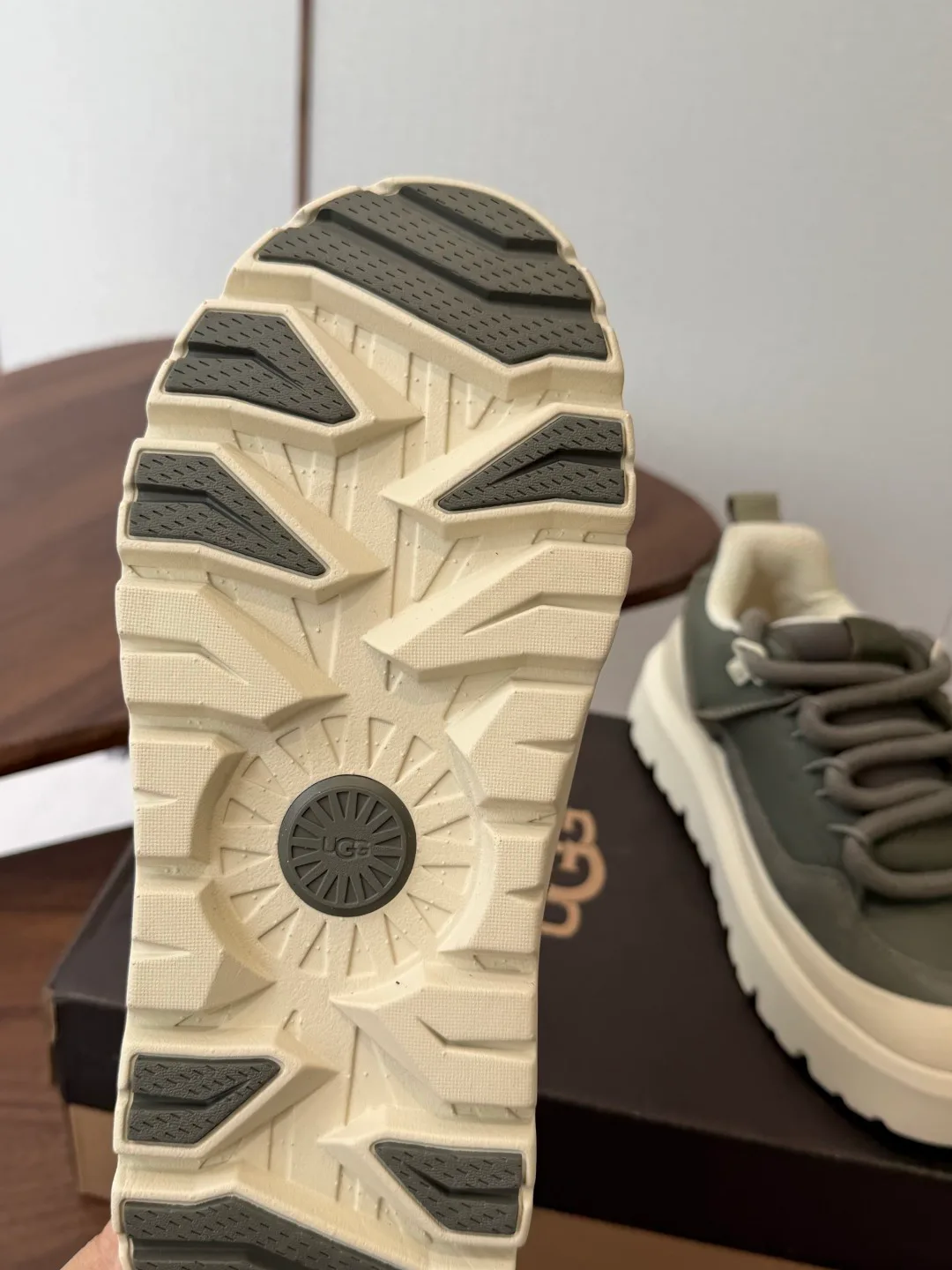 Кроссовки Женские Ugg 18796507