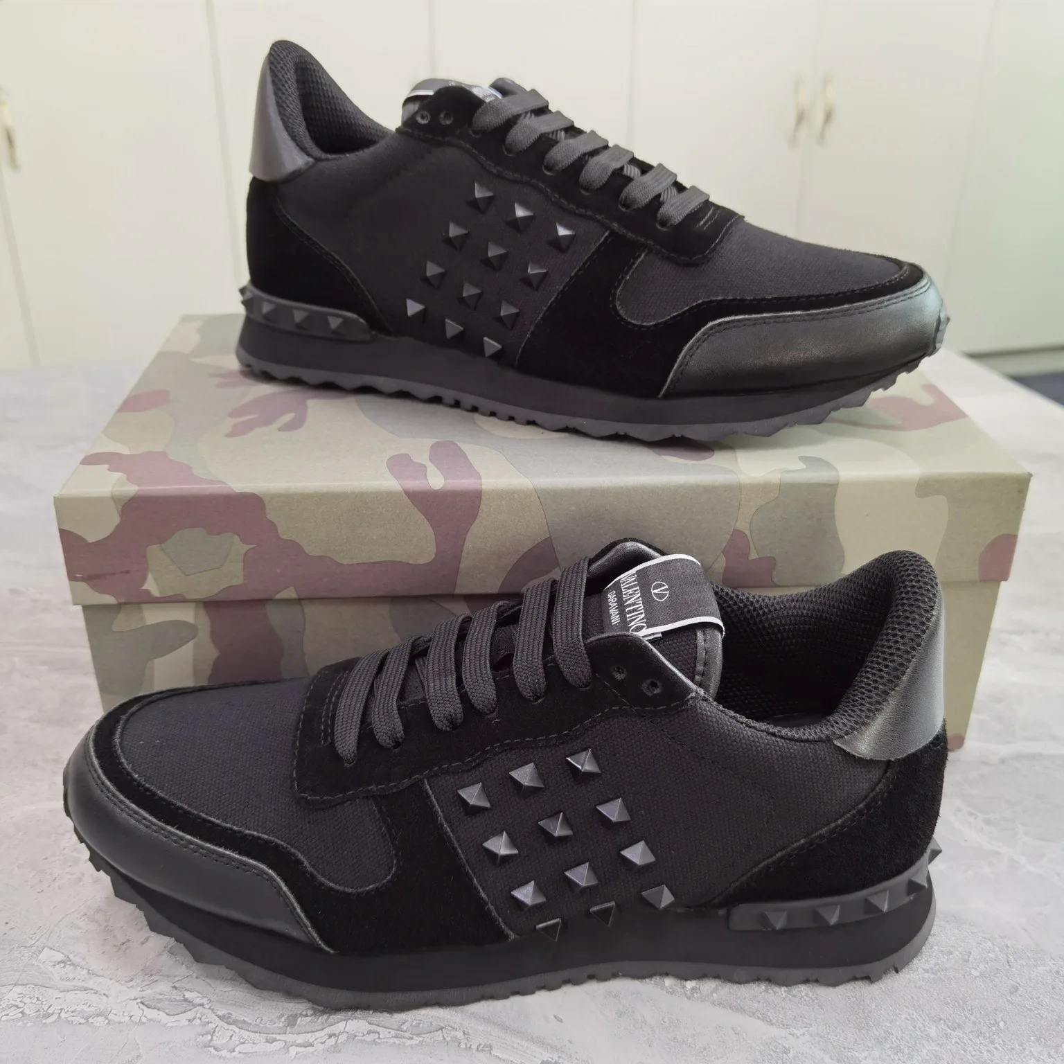 Кроссовки Женские Valentino 10736428