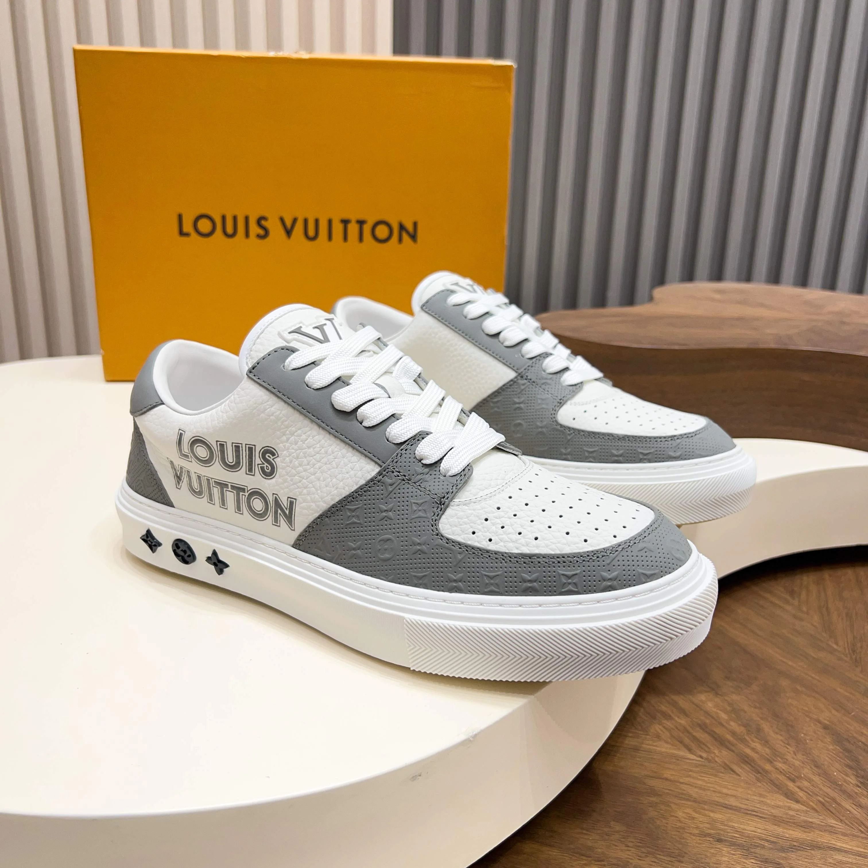 Кроссовки Мужские Louis Vuitton 17921407
