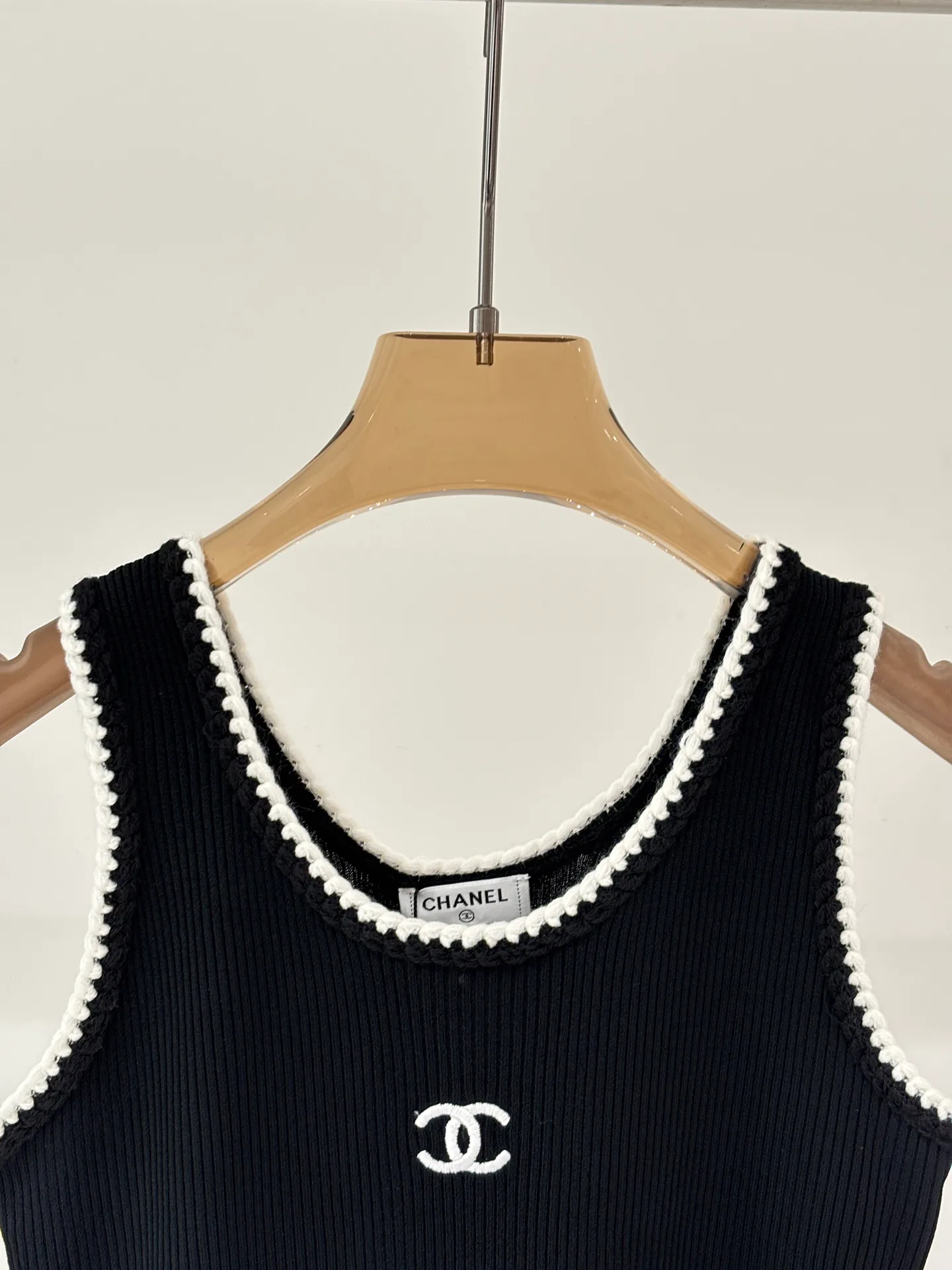 Жилеты Женские Chanel 11452290