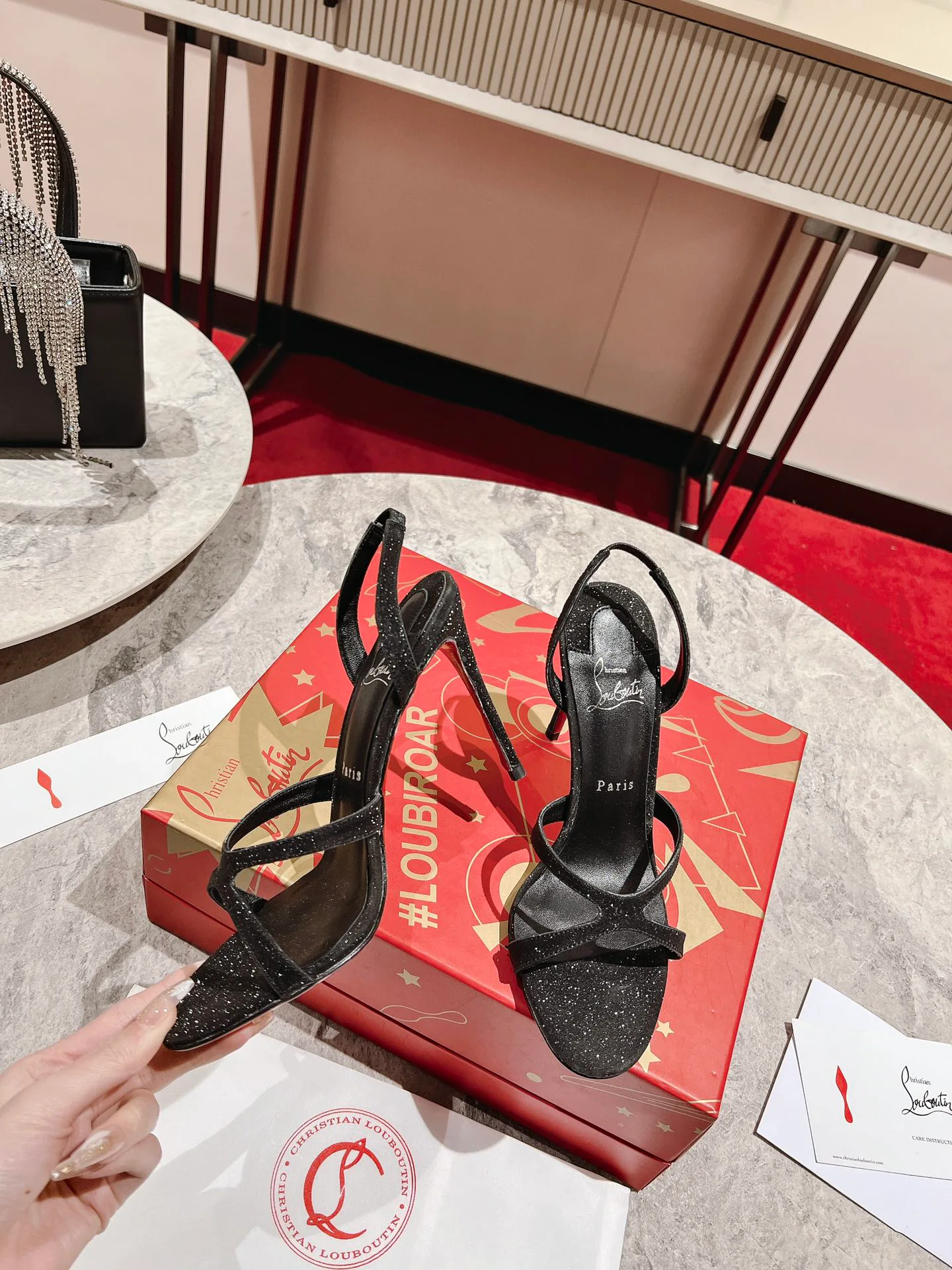 Босоножки Женские Christian Louboutin 14354201