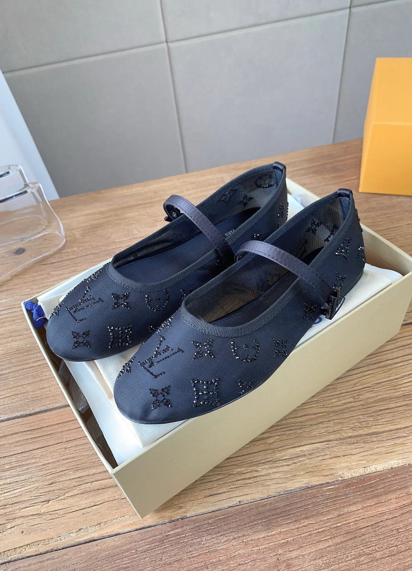 Балетки Женские Louis Vuitton 18365400