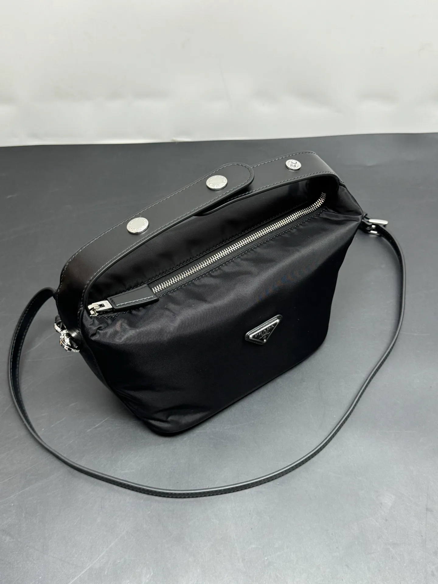Сумки На Ремне Женские Prada 17630943