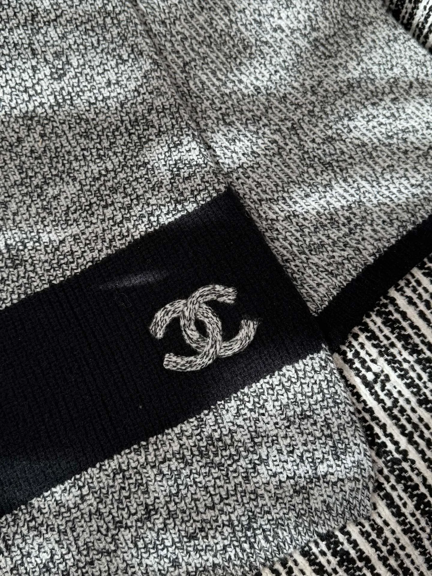 Шарфы Chanel 17992833