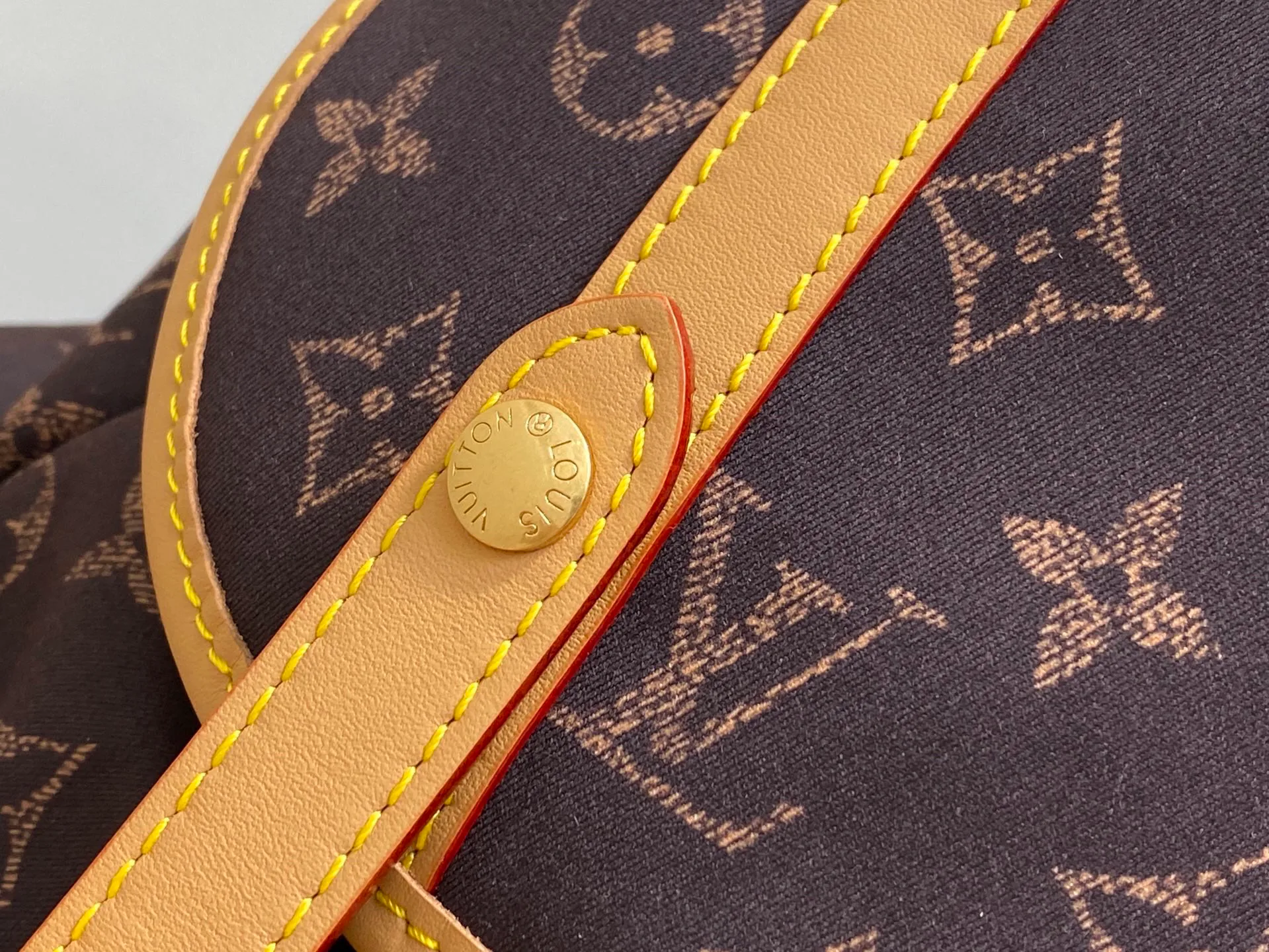 Рюкзаки Женские Louis Vuitton 18240340
