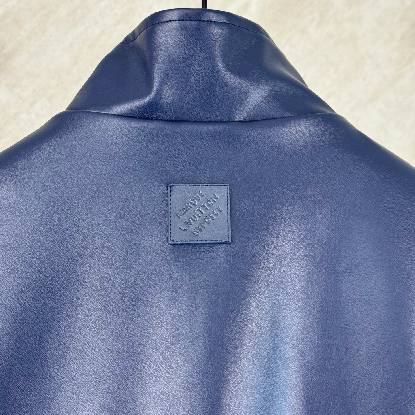 Куртки И Пуховики Женские Louis Vuitton 869277