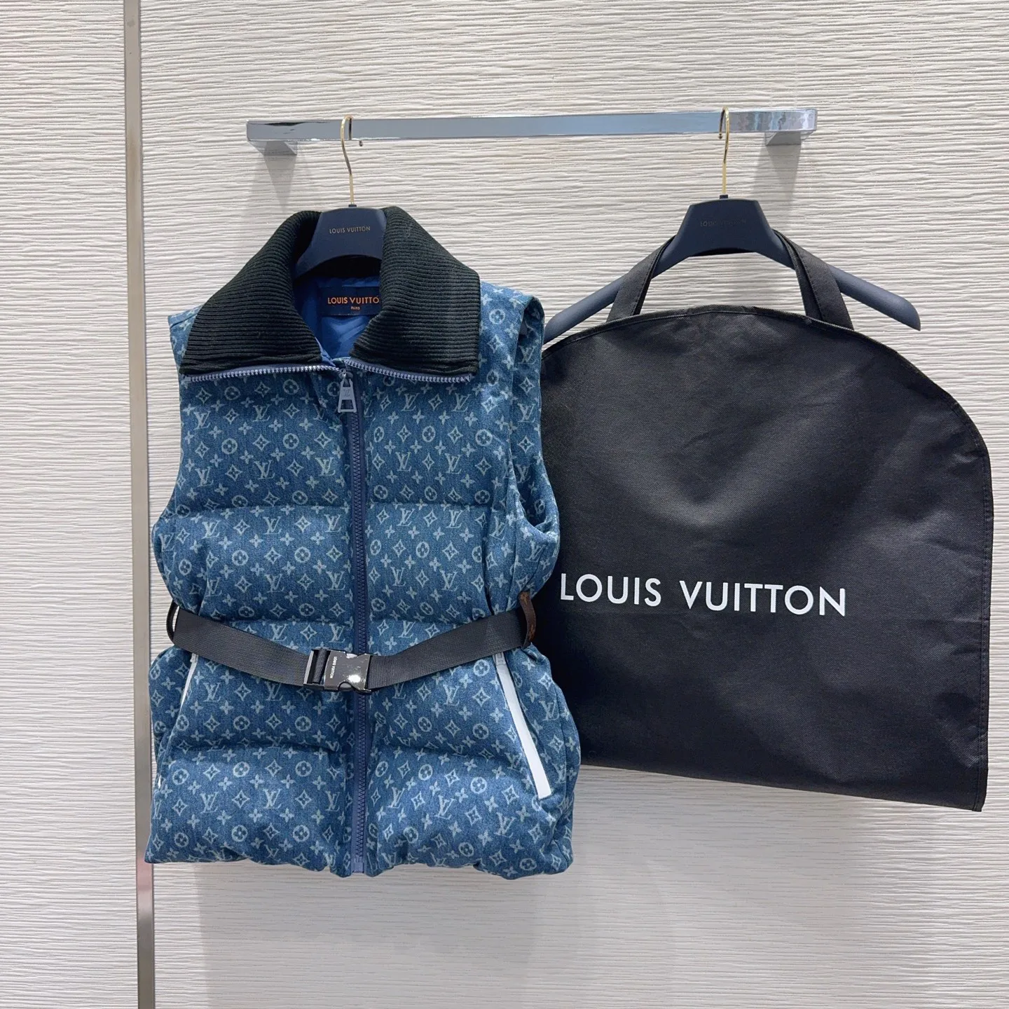Жилеты Женские Louis Vuitton 1396302