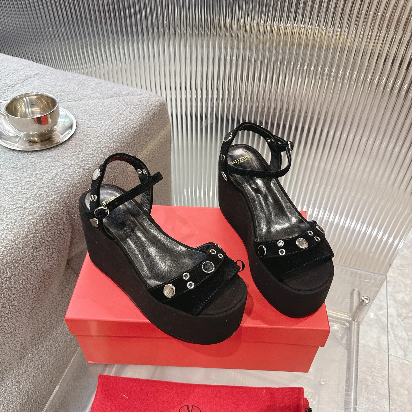 Босоножки Женские Valentino 13418349