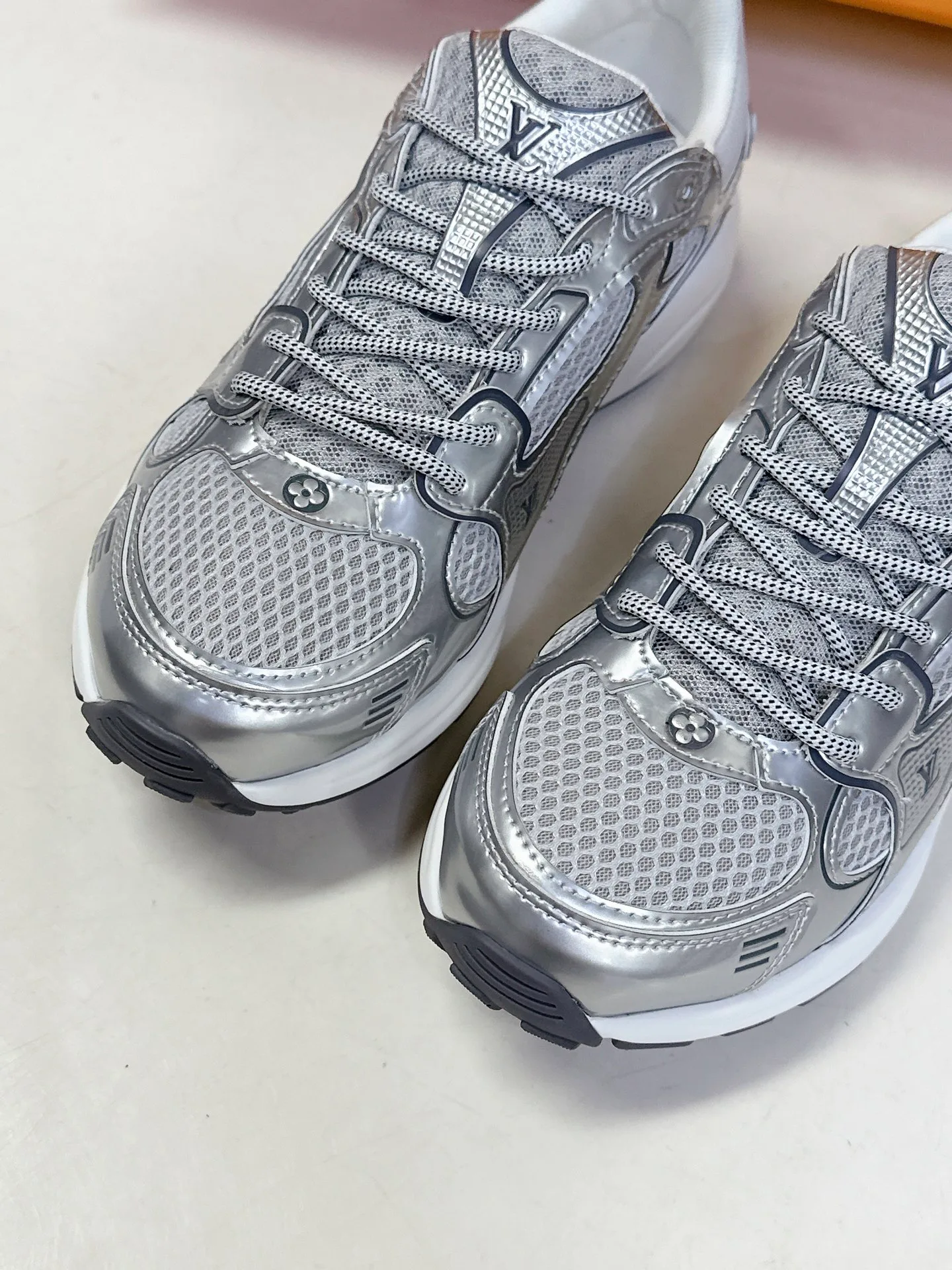 Кроссовки Женские Loewe 30076