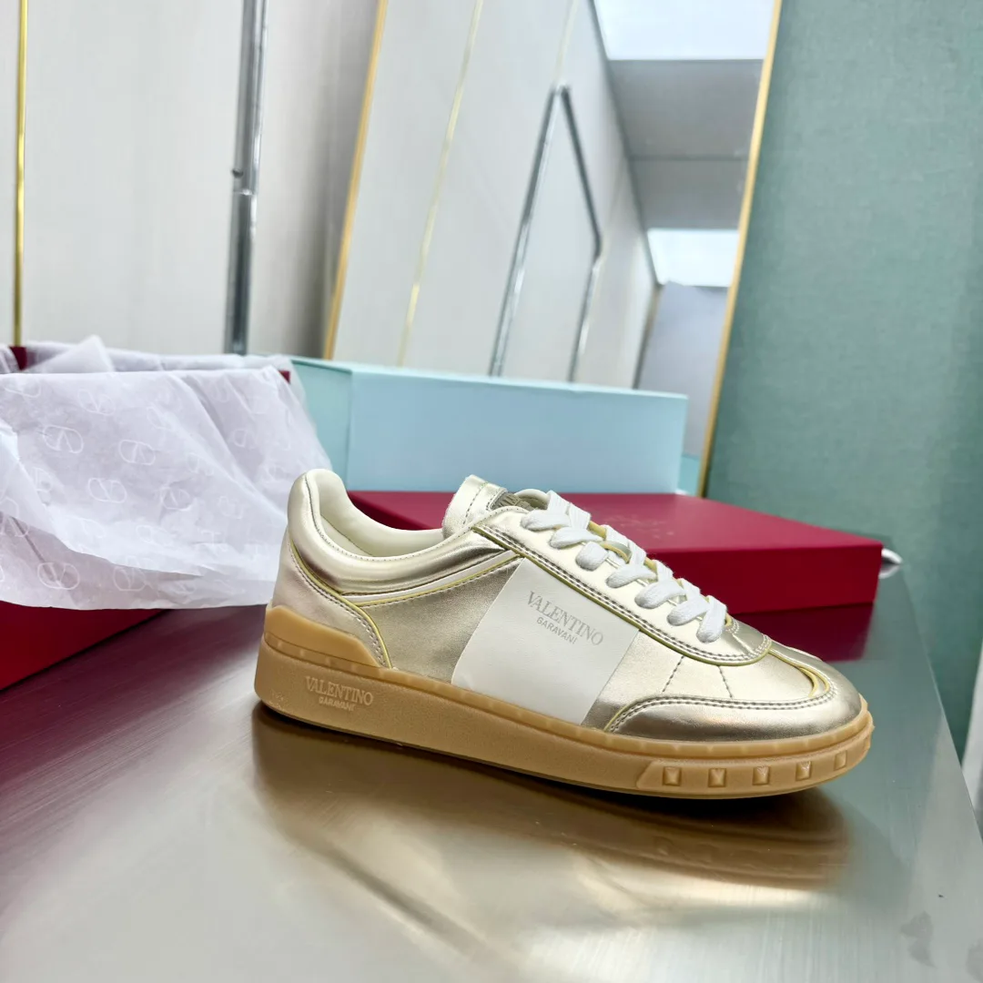 Кроссовки Женские Valentino 17955030