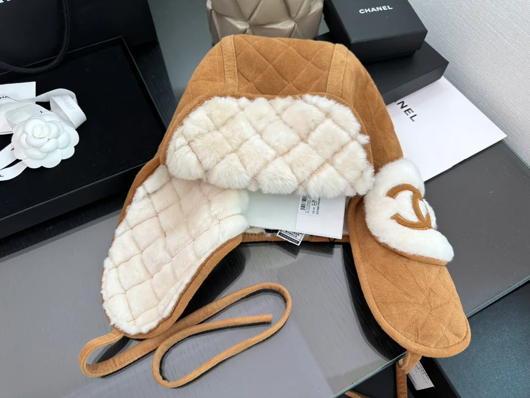 Головные Уборы Chanel 18347658