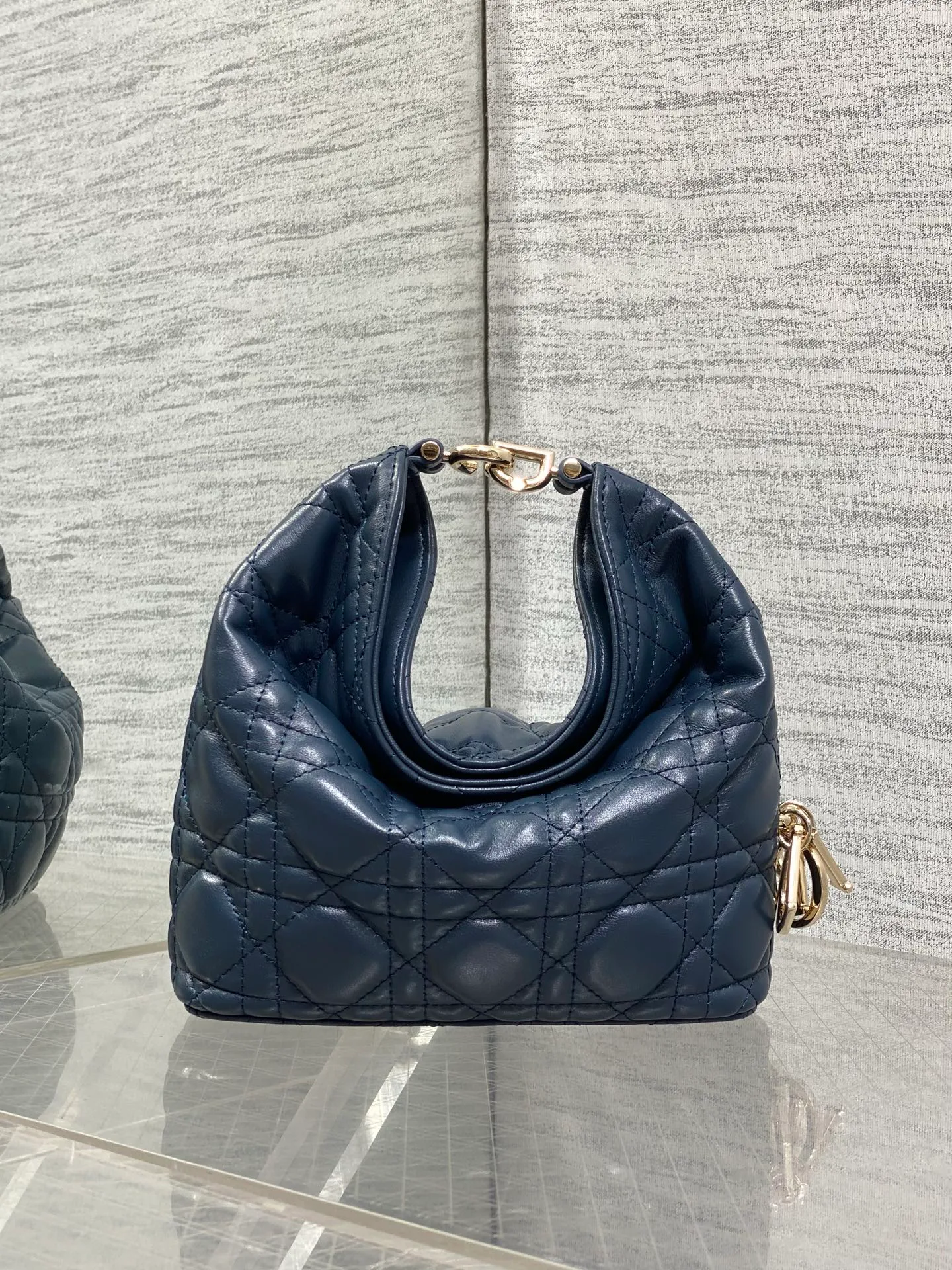 Классические Сумки Женские Christian Dior 18242117