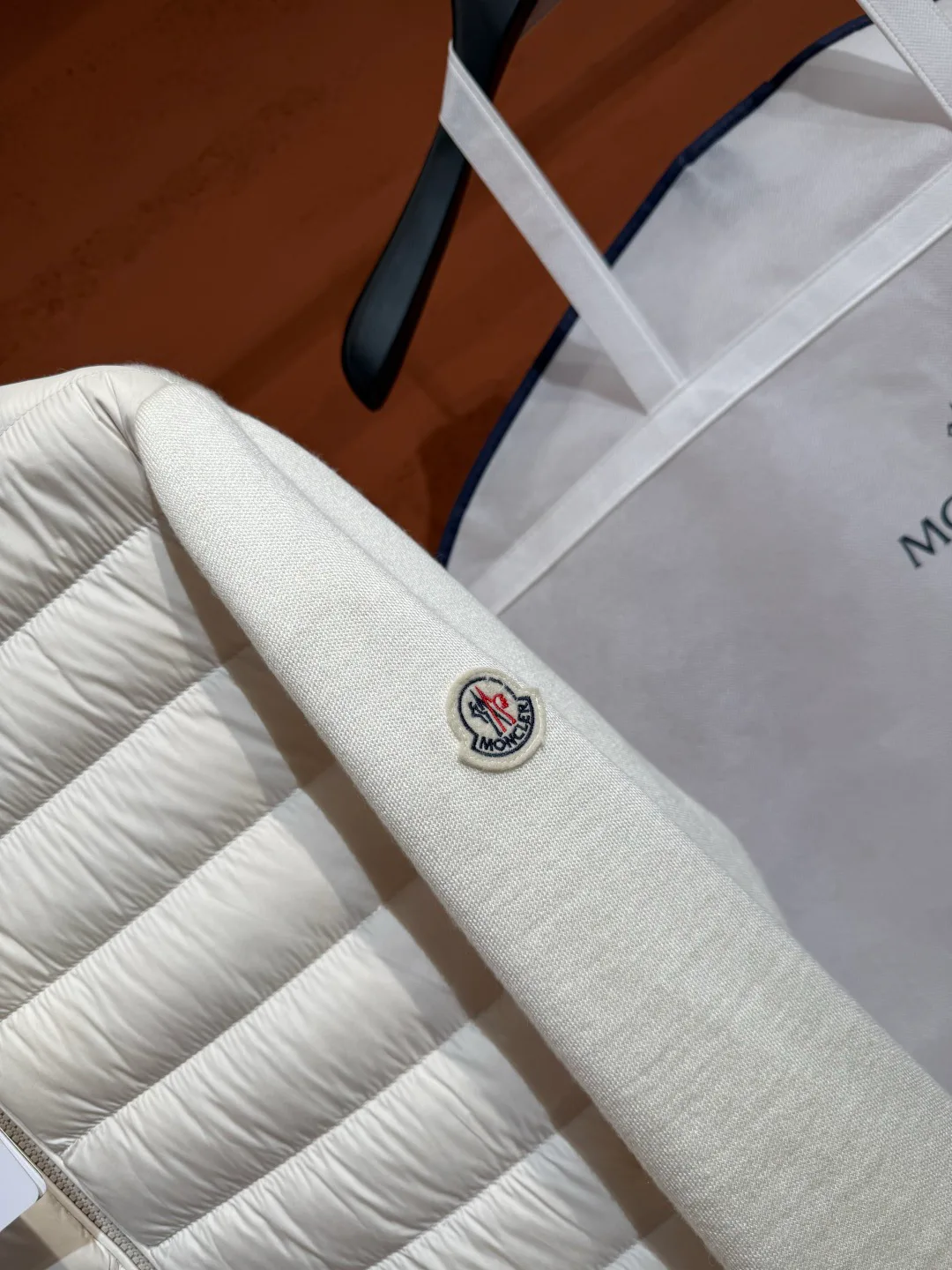 Куртки И Пуховики Женские Moncler 18436264