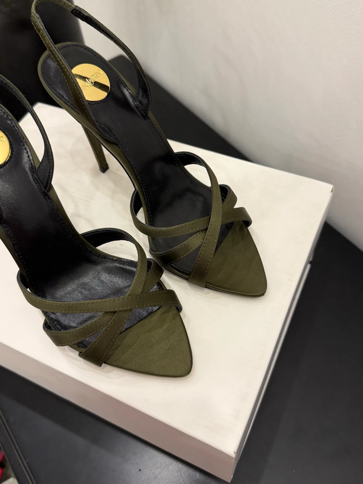Босоножки Женские Saint Laurent 11739343