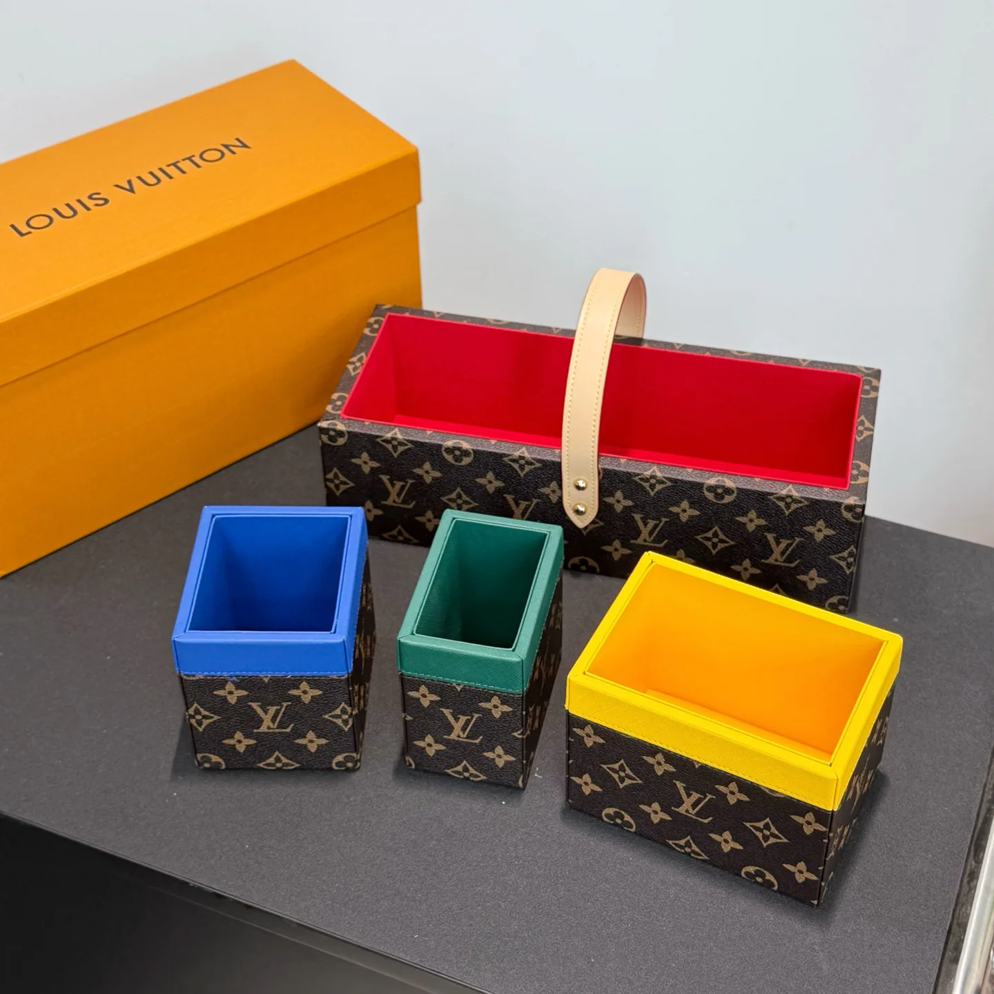 Текстиль Louis Vuitton 6348680