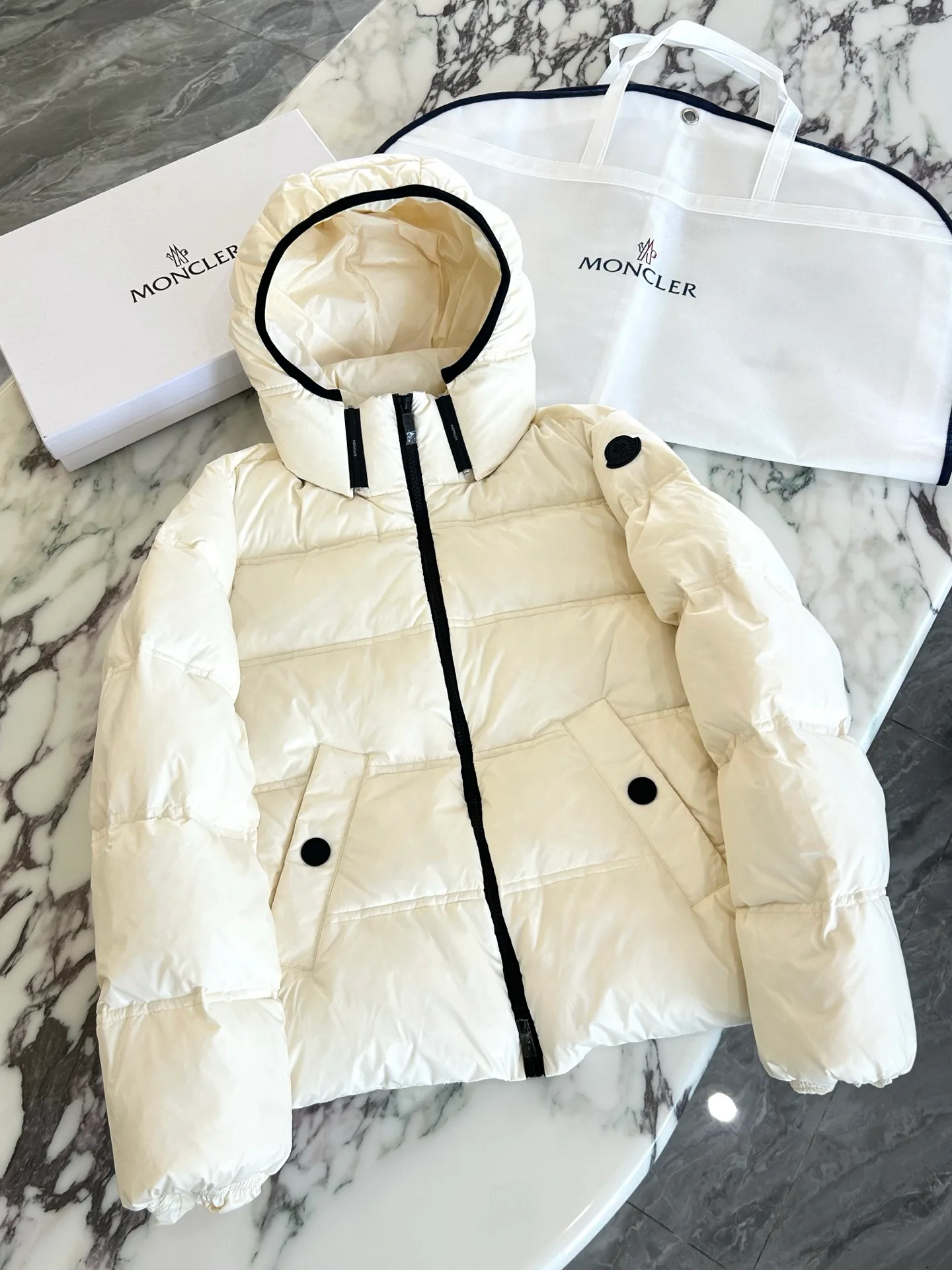 Куртки И Пуховики Женские Moncler 17904501