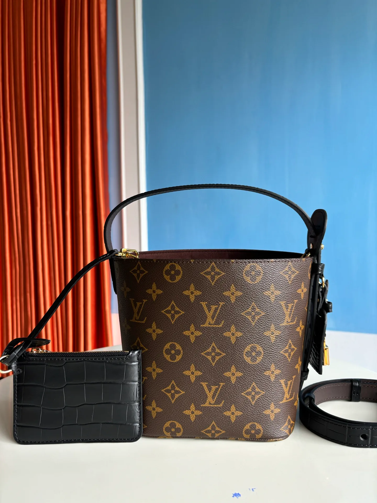 Классические Сумки Женские Louis Vuitton 12772648