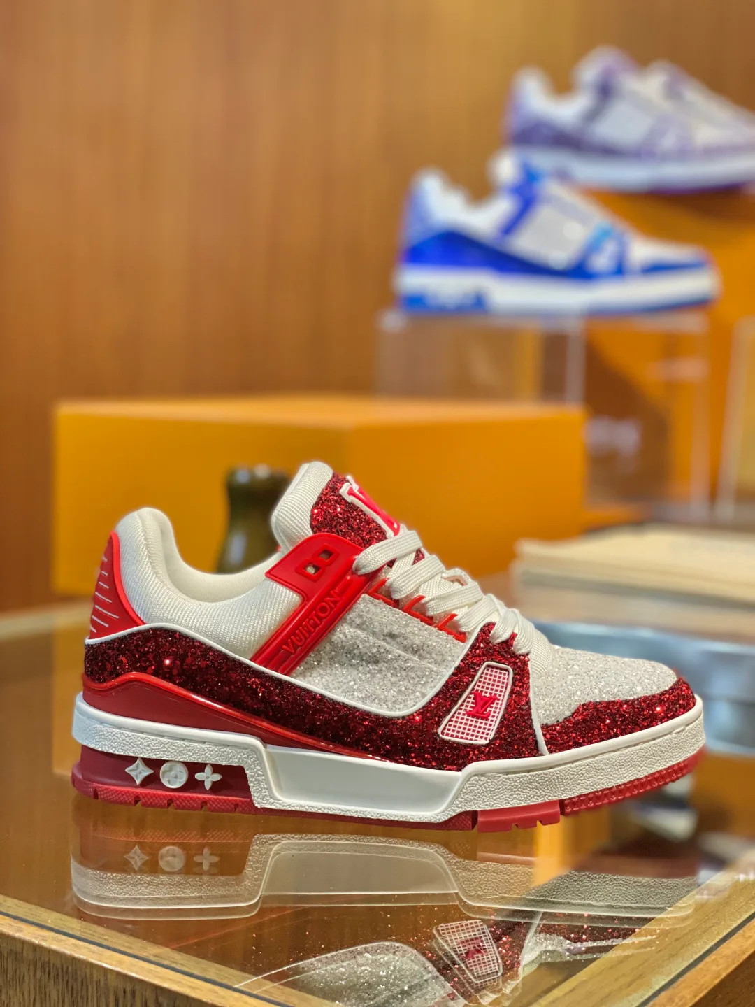 Кроссовки Женские Louis Vuitton 10383692