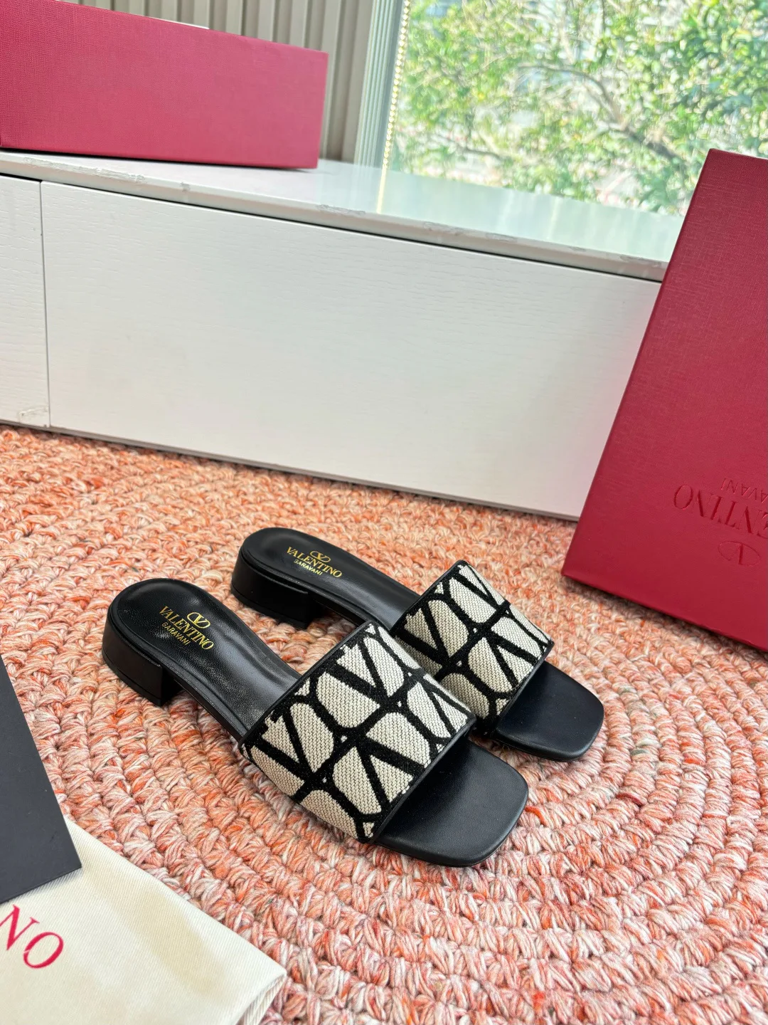 Шлепанцы Женские Valentino 1410488