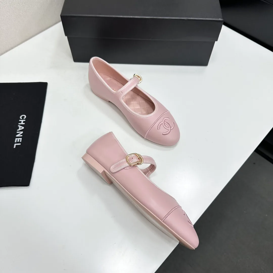 Туфли Женские Chanel 18083716