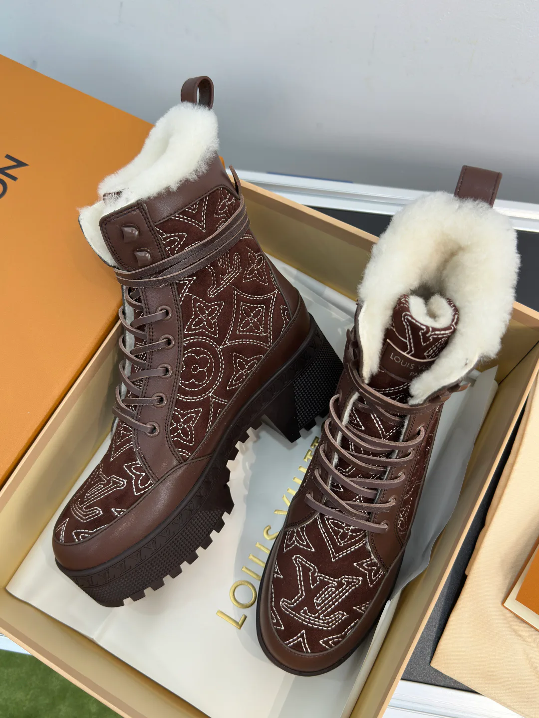 Ботинки Женские Louis Vuitton 18741684