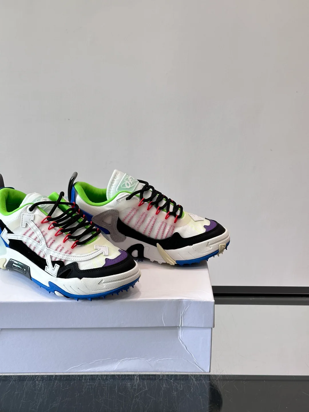 Кроссовки Женские Off-White 17672649