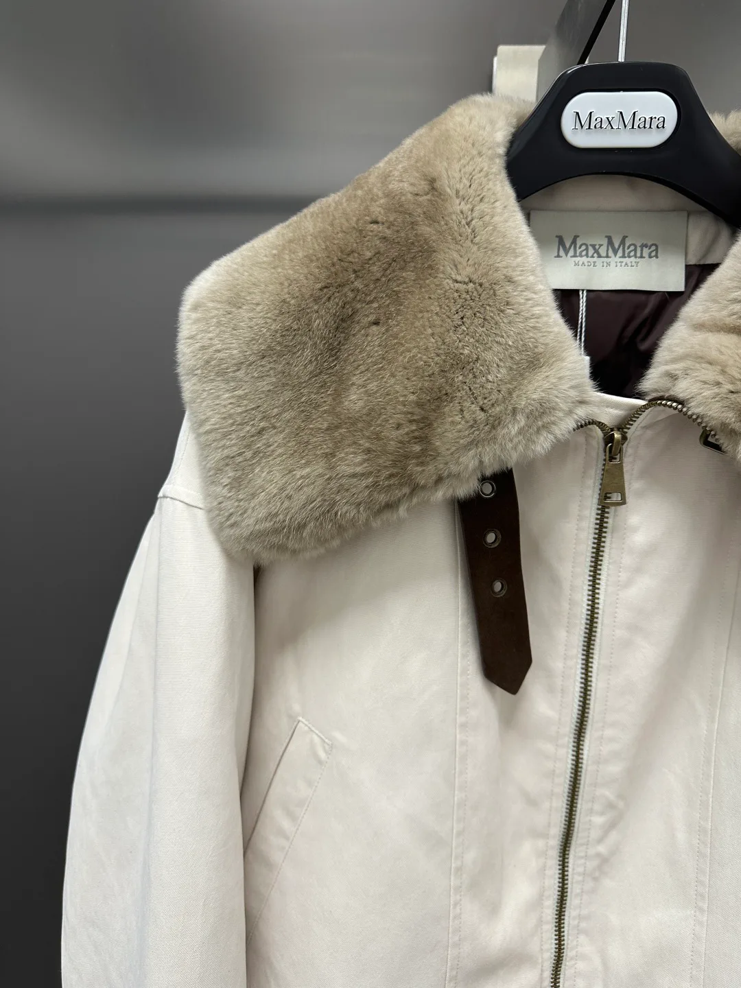 Куртки И Пуховики Женские Max Mara 18702427