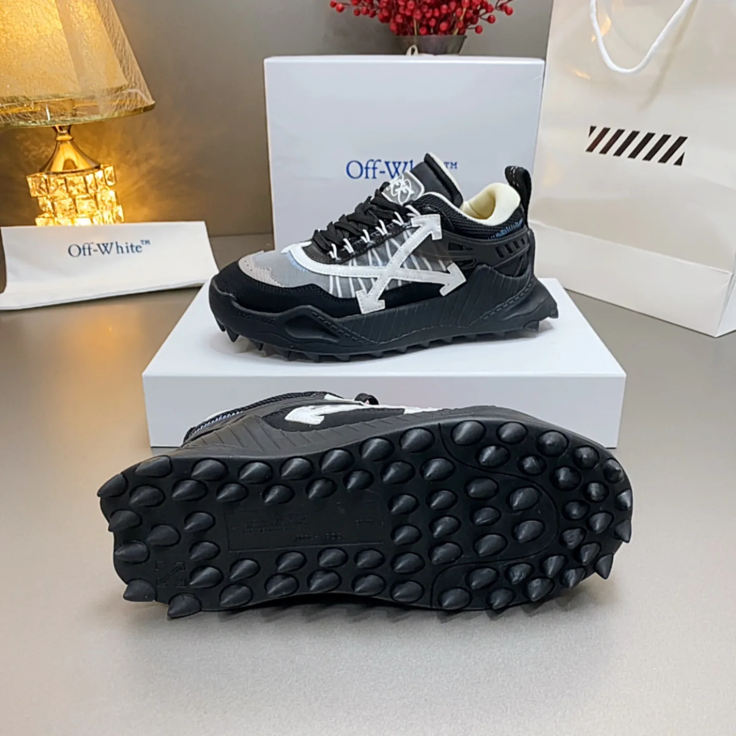 Кроссовки Женские Off-White 17530539