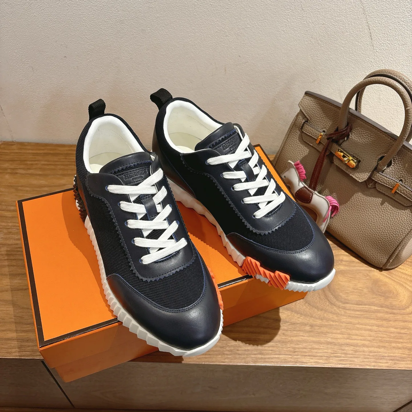 Кроссовки Женские Hermes 18729615