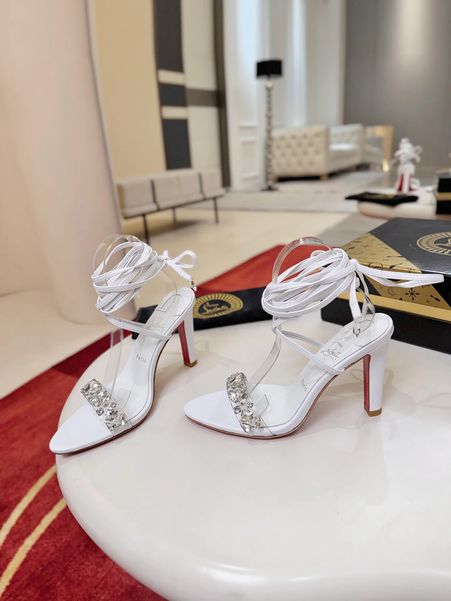 Босоножки Женские Christian Louboutin 19570913