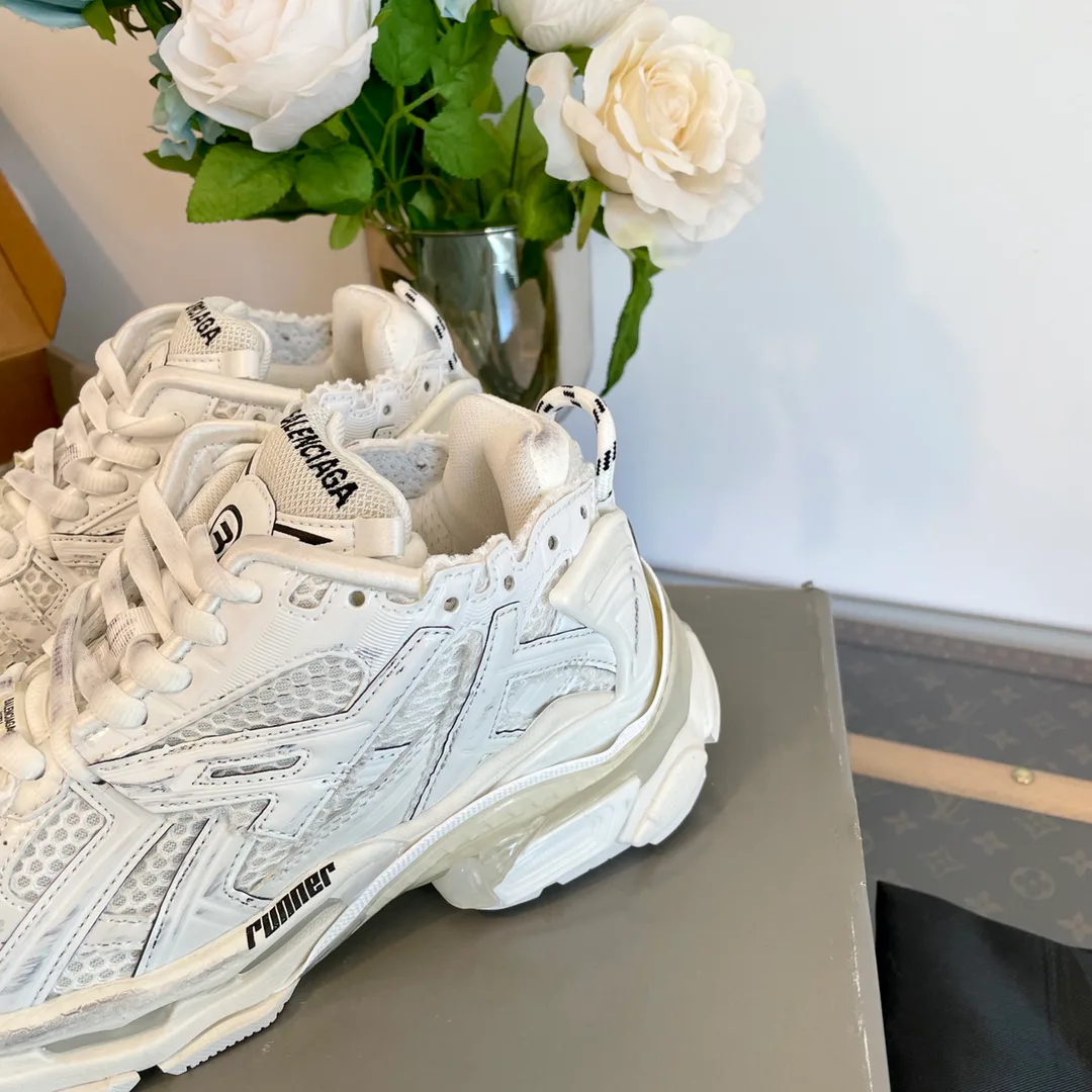 Кроссовки Женские Balenciaga 12656174