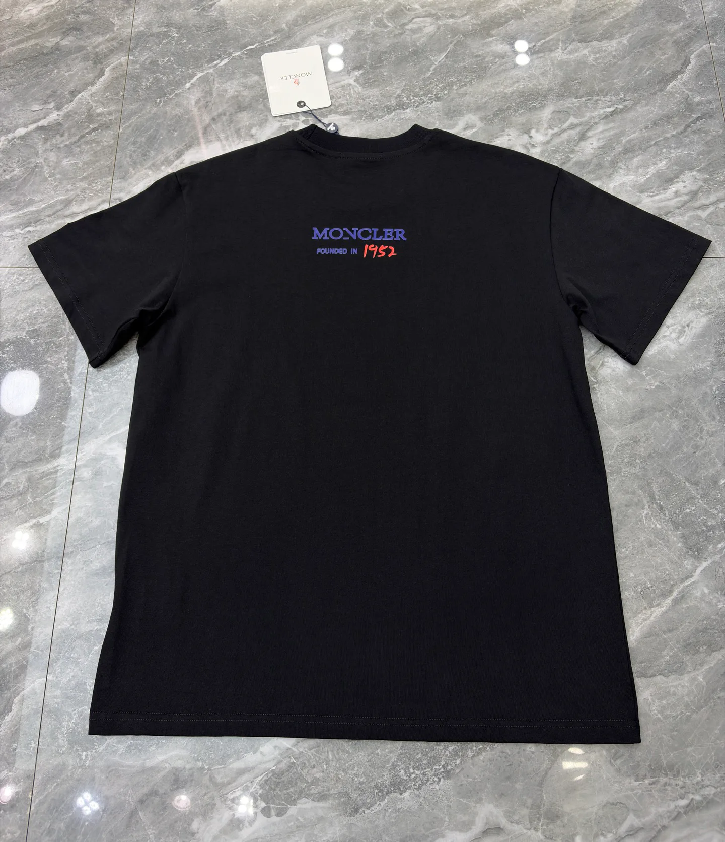 Футболки Женские Moncler 11424372