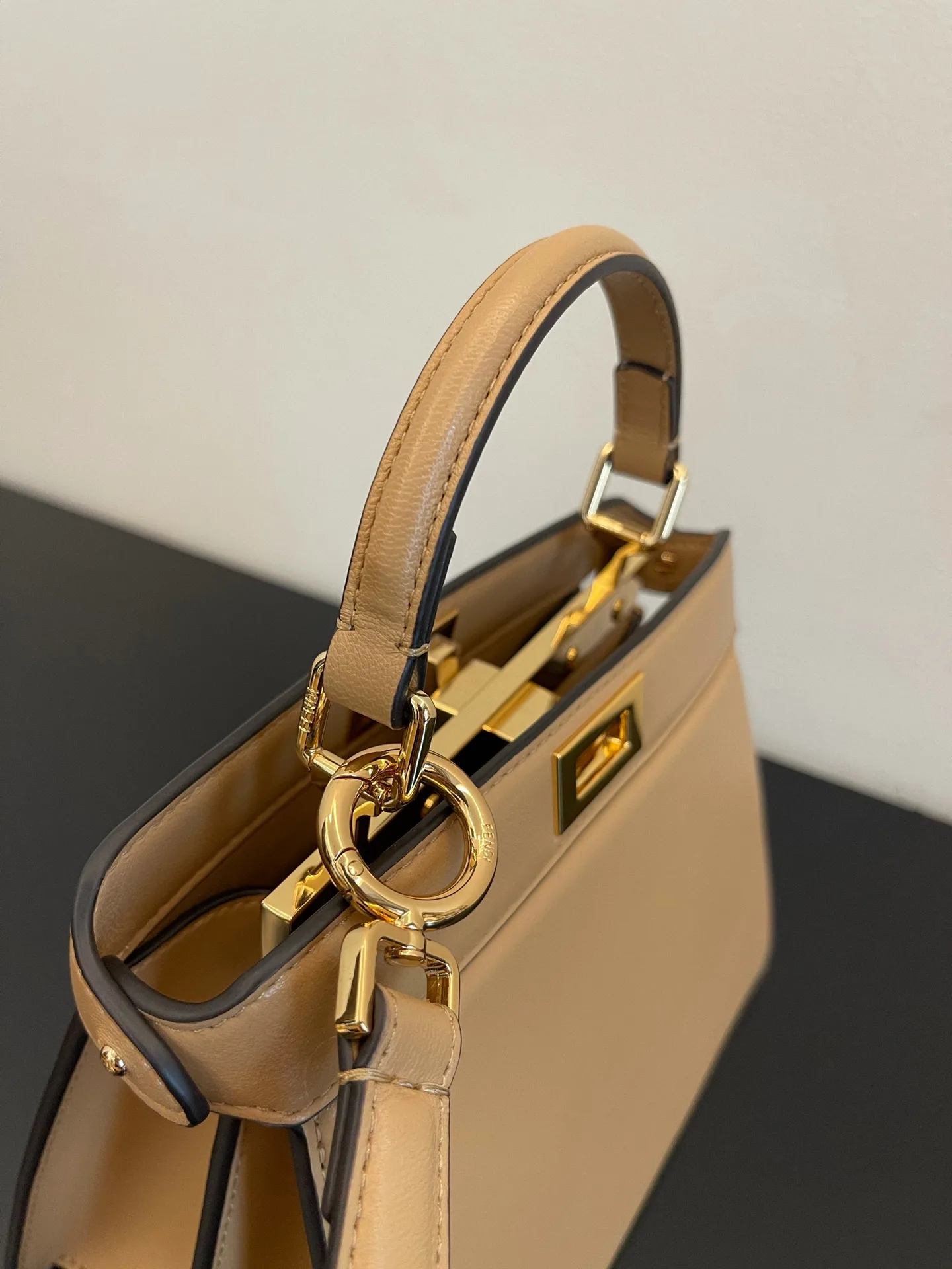 Классические Сумки Женские Fendi 13234497