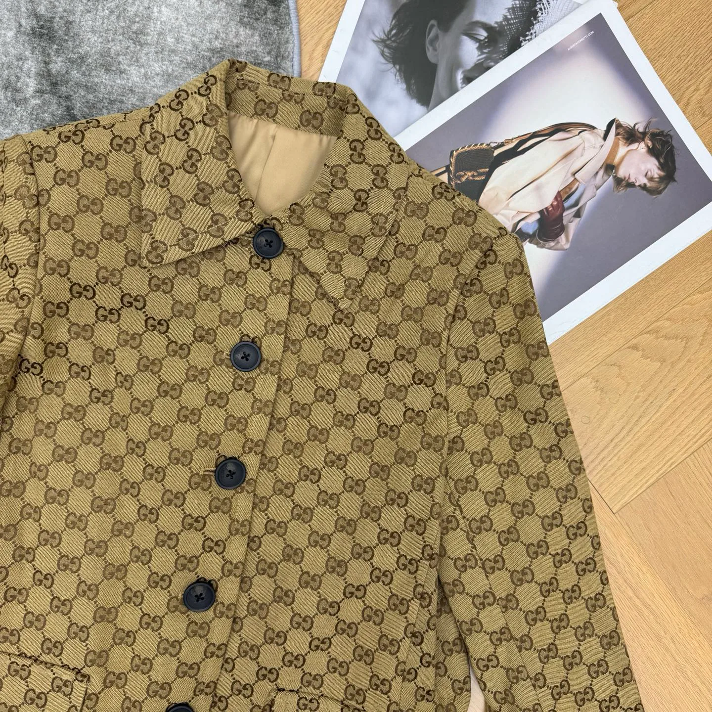 Пальто Женские Gucci 18501748
