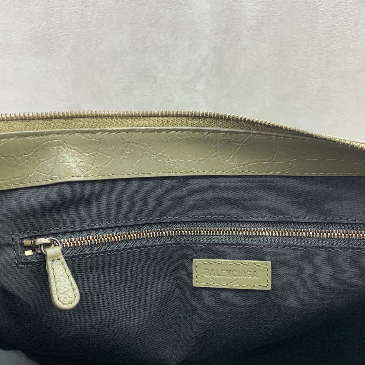 Сумки На Ремне Женские Balenciaga 17419145