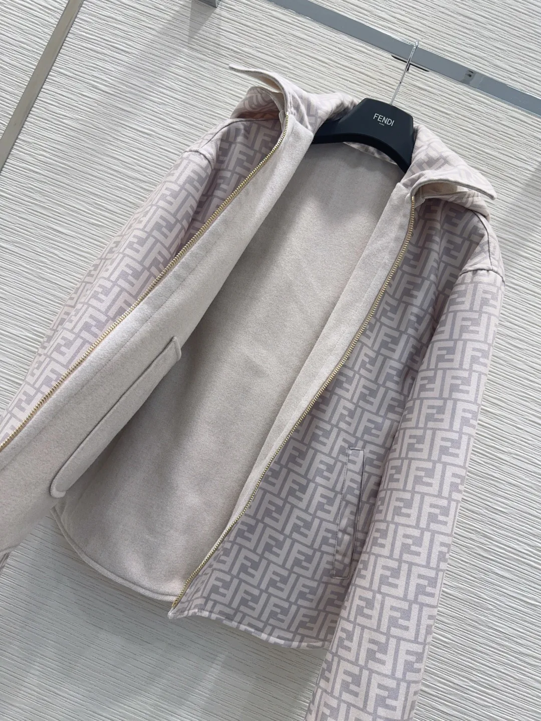 Куртки И Пуховики Женские Fendi 907005