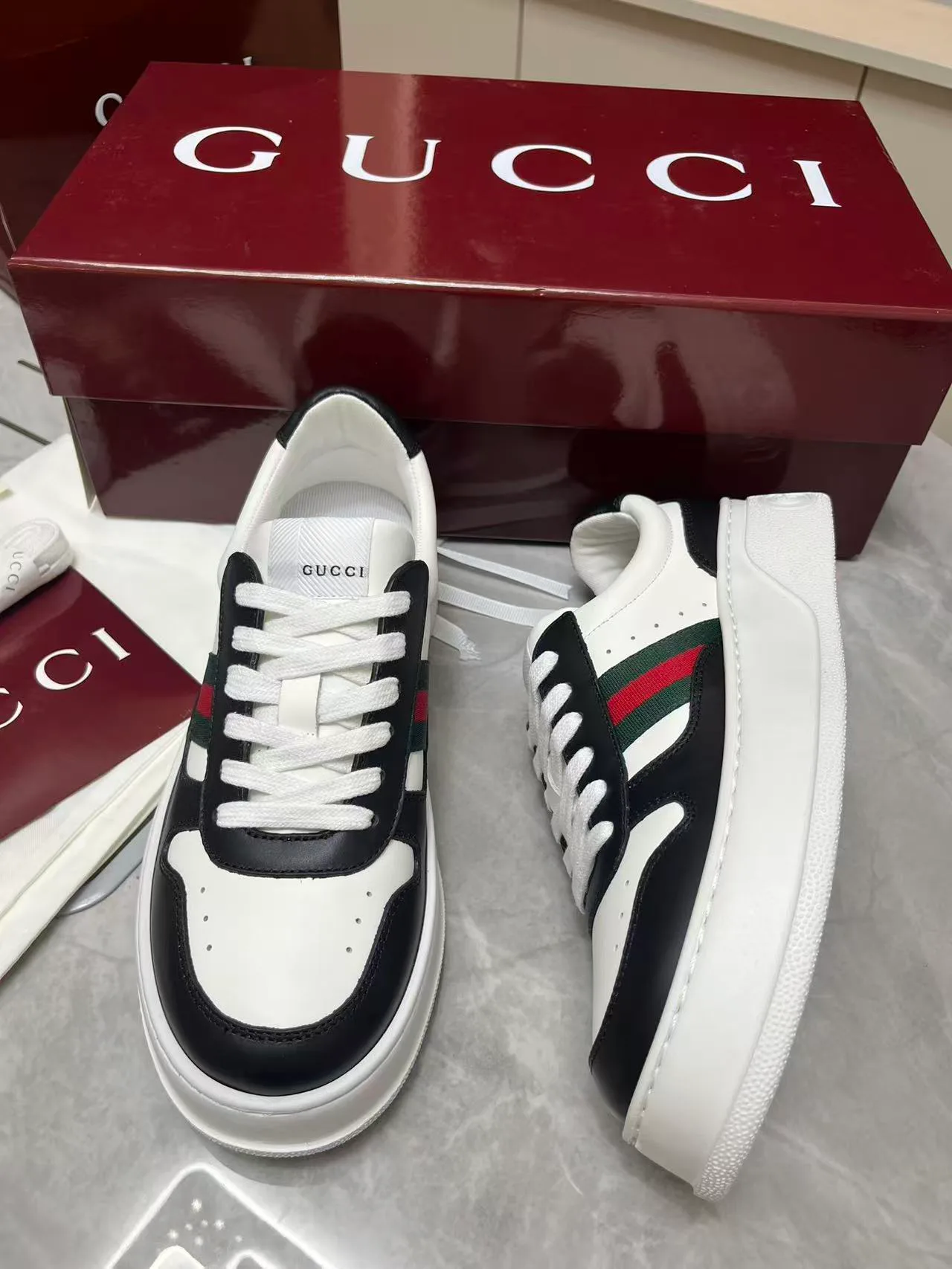 Кроссовки Женские Gucci 17620413